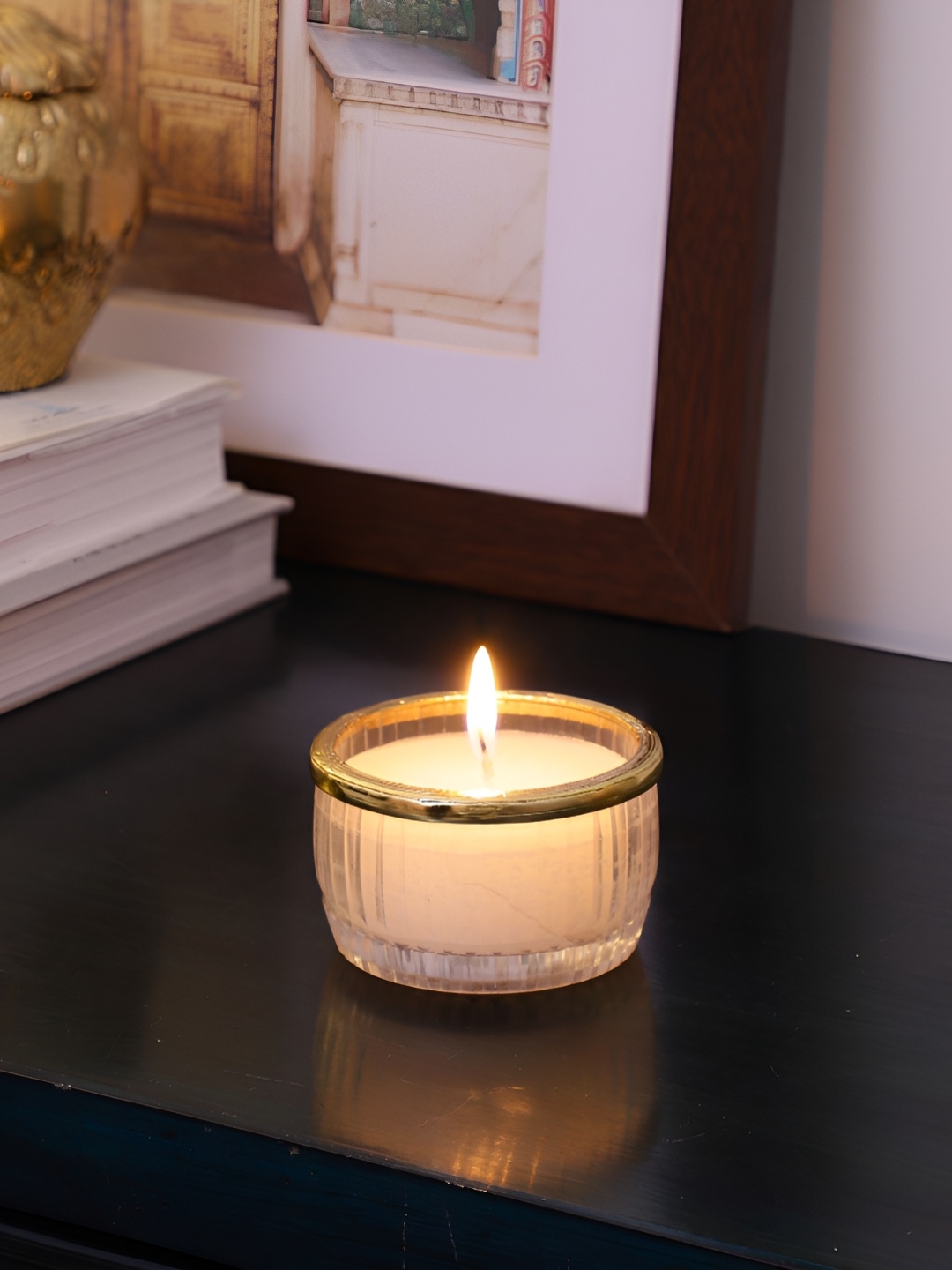 

Decor de Maison White & Gold Toned Textured Snowy Whisper Scented Jar Candle