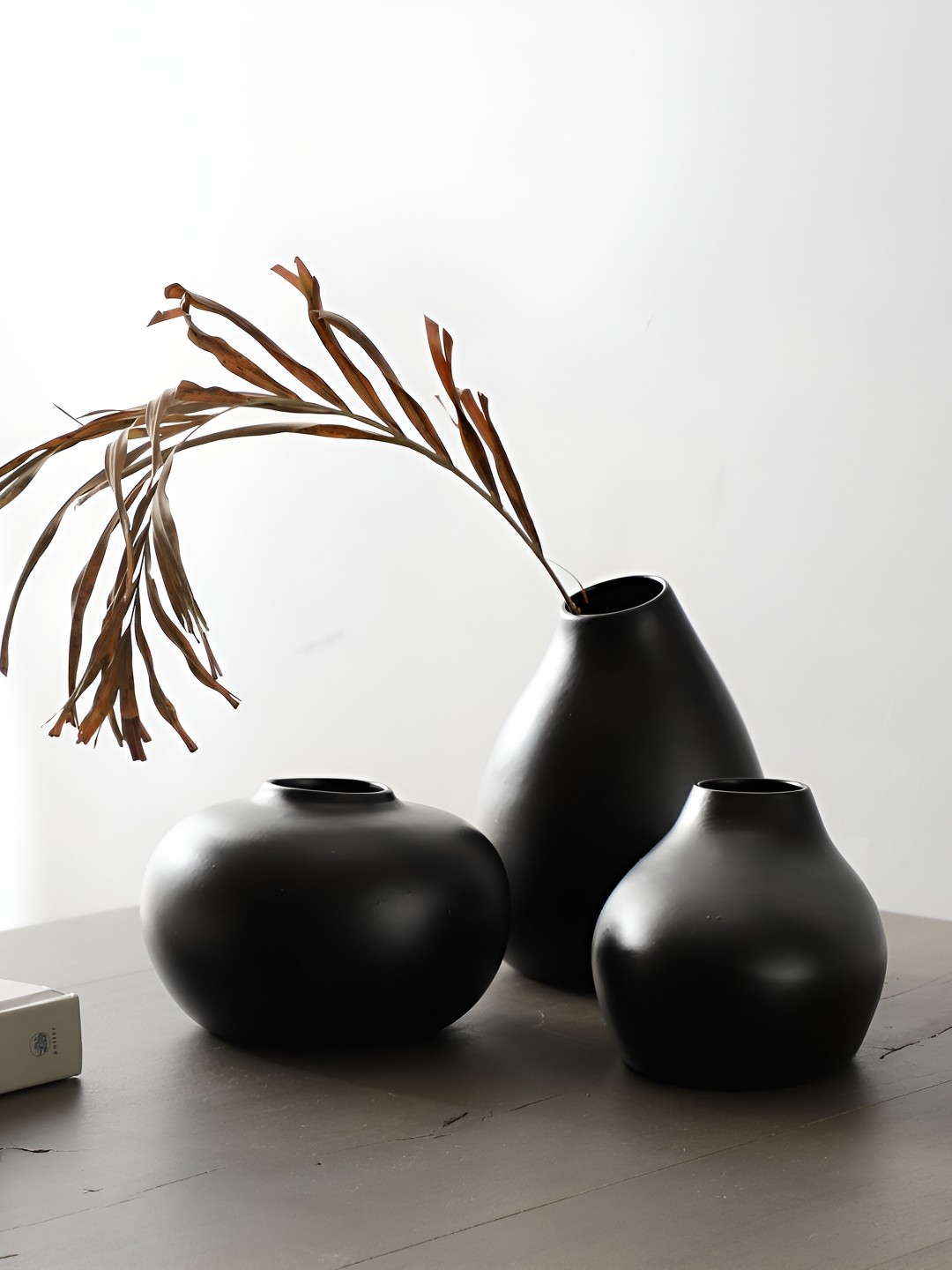 

Decor de Maison Black 3 Pieces Ceramic Flower Vases