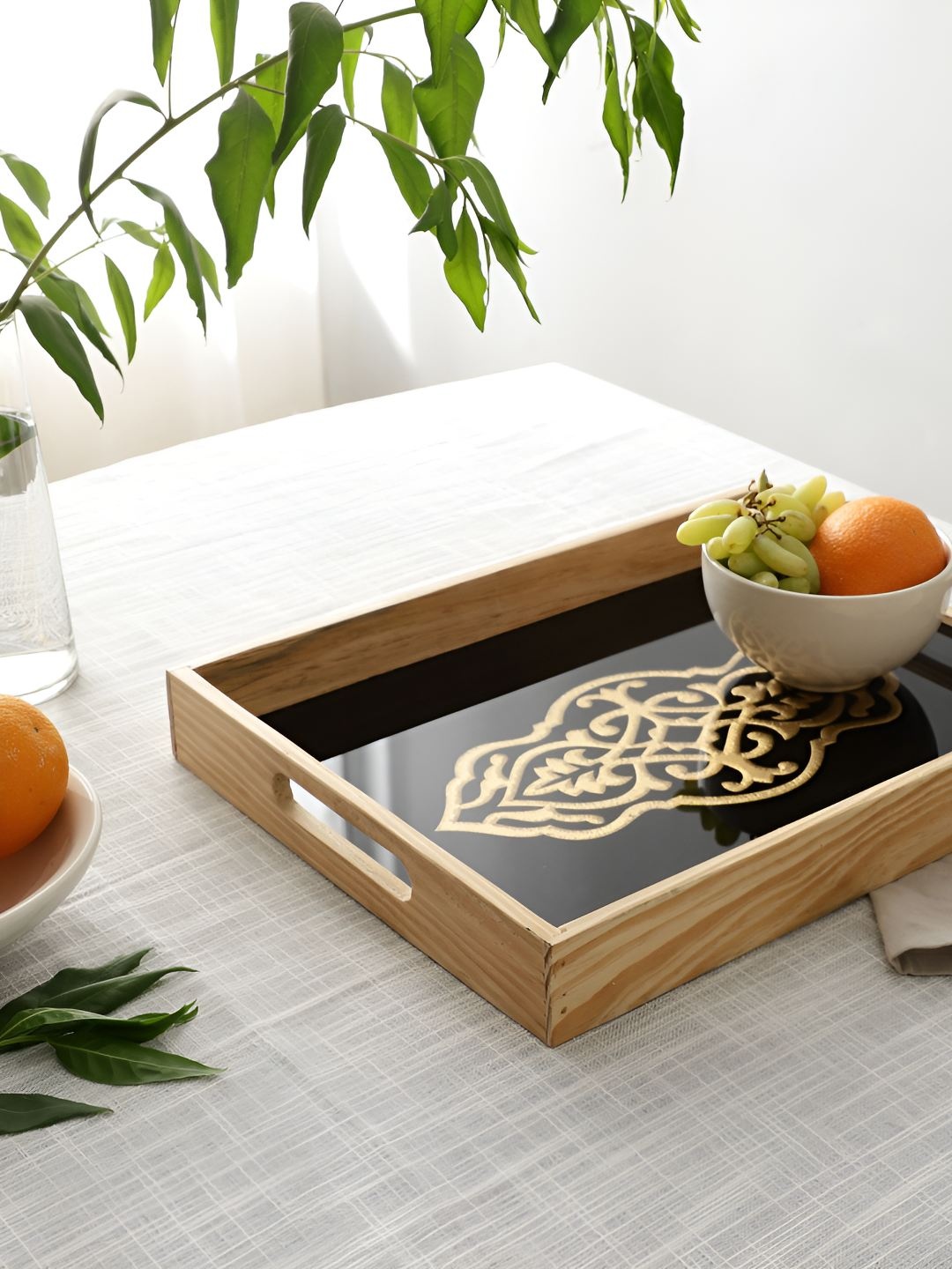 

Decor de Maison Zamora Black & Gold Embossed Glass Rectangular Tray