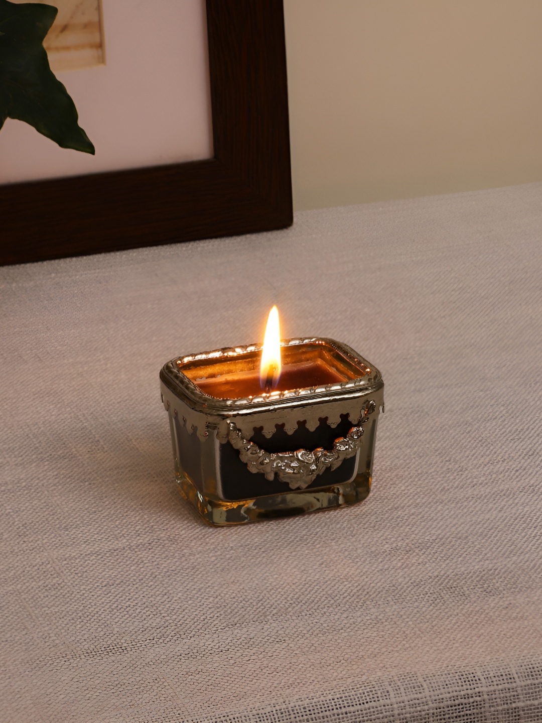

Decor de Maison Blue & Silver Toned Textured Ocean Breeze Scented Jar Candle