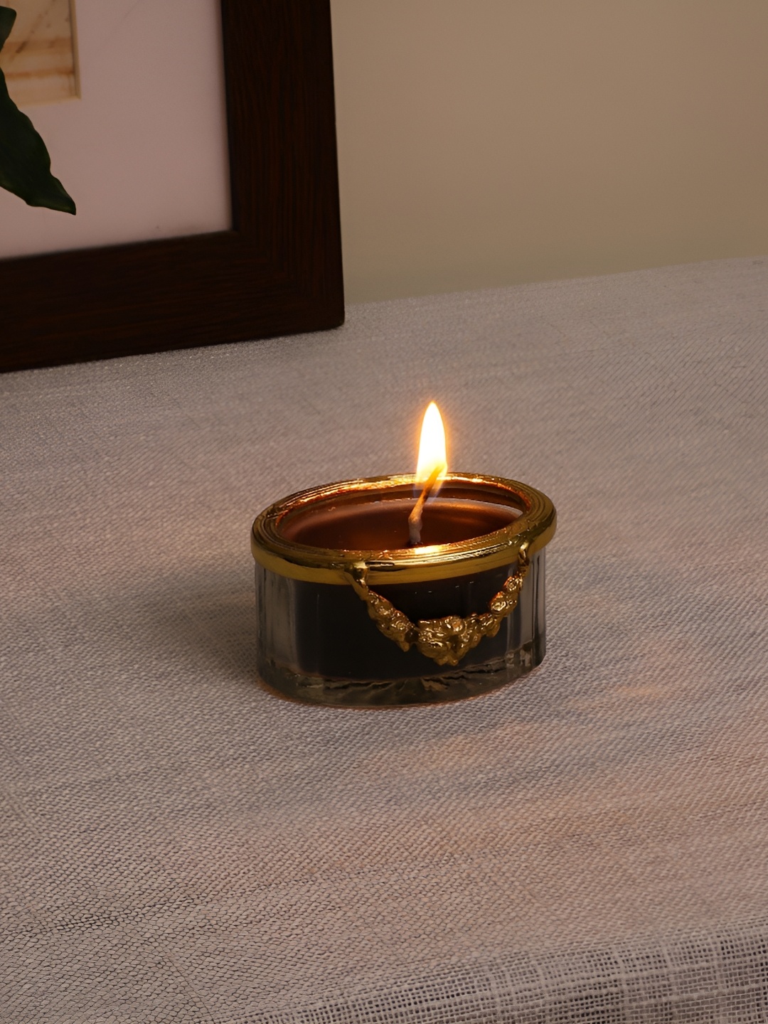 

Decor de Maison Black & Gold Toned Textured Black Velvet Scented Jar Candle