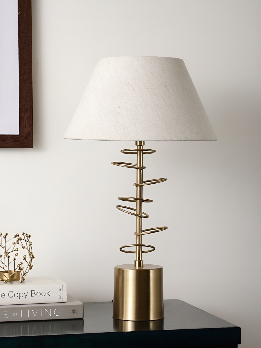 

Decor de Maison Gold-Toned & White Aluminium Cylindrical Shaped Table Lamp