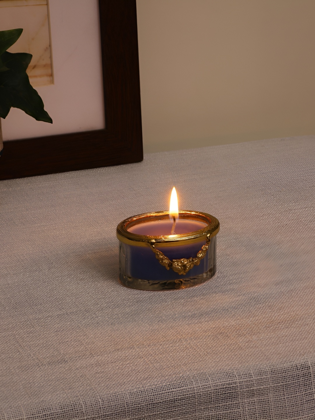 

Decor de Maison Blue & Gold Toned Textured Ocean Breeze Scented Jar Candle