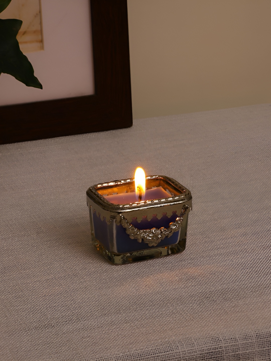 

Decor de Maison Black & Silver Toned Textured Black Velvet Scented Jar Candle