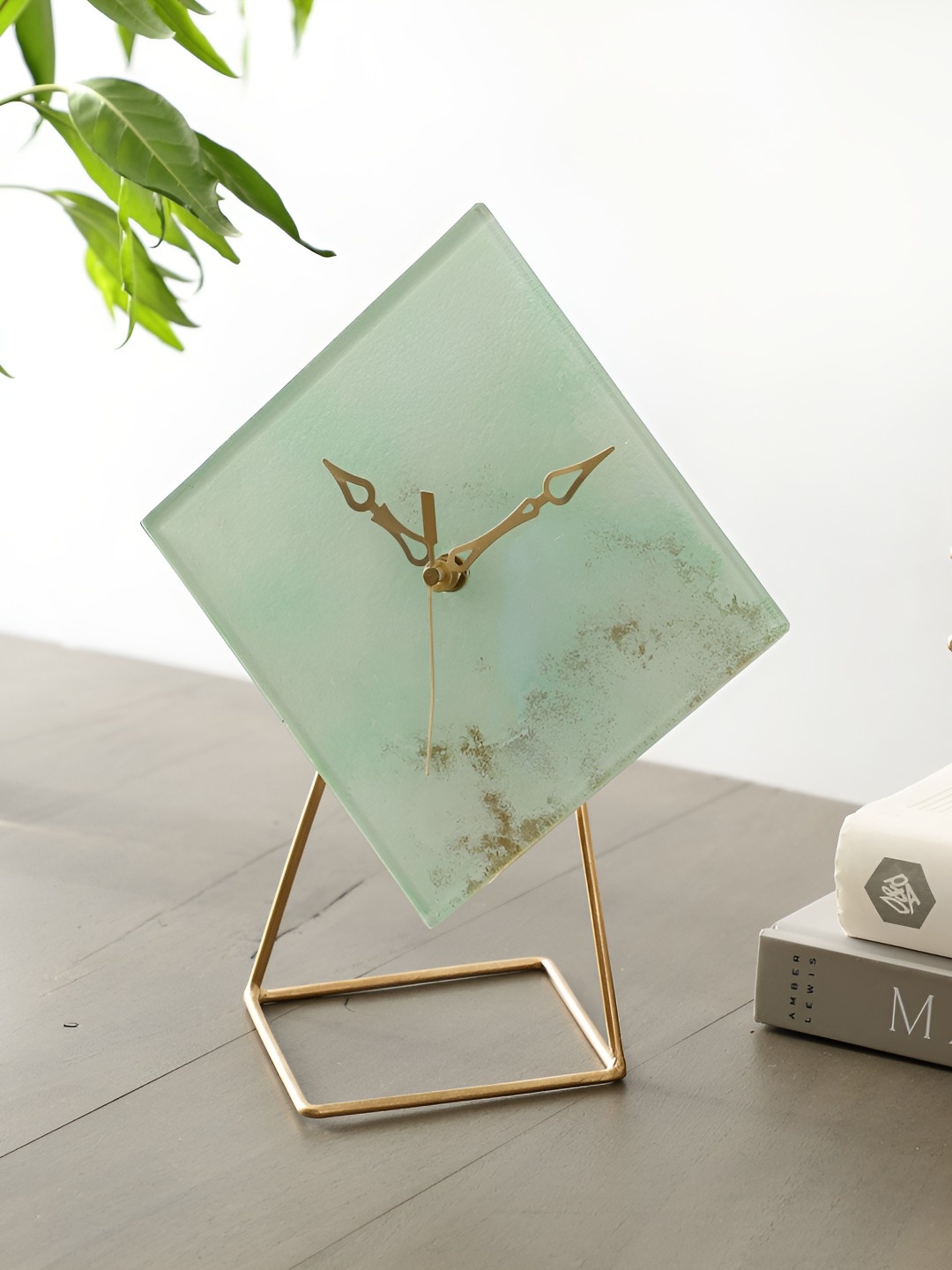 Decor de Maison Green & Gold Toned Contemporary Analogue Table Clock