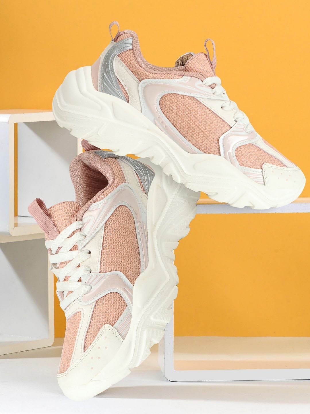 

Killer Women Lightweight Colourblocked Sneakers, White