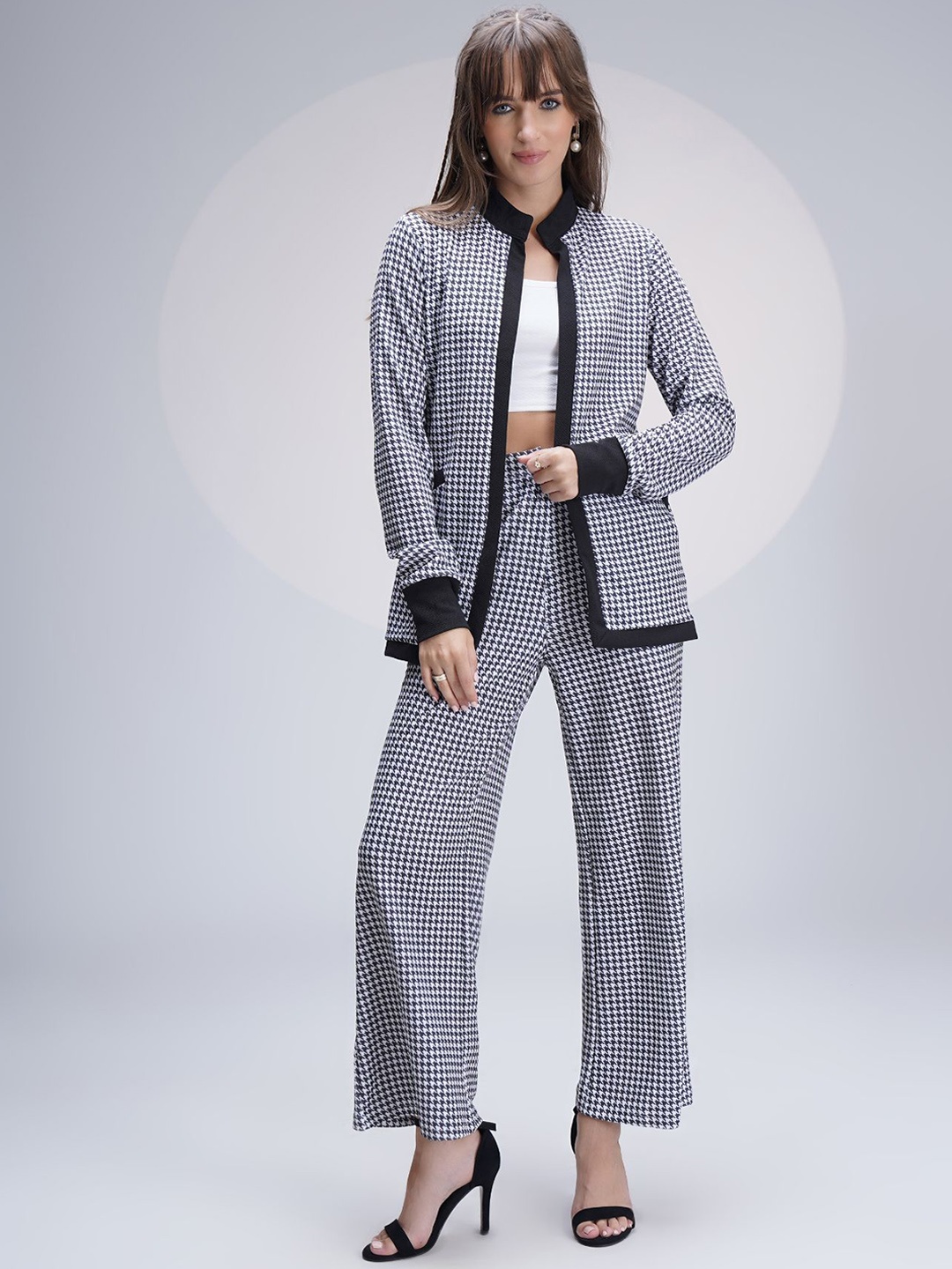 

WESTHOOD Shoulder Straps Top With Trousers & Jacket, Black