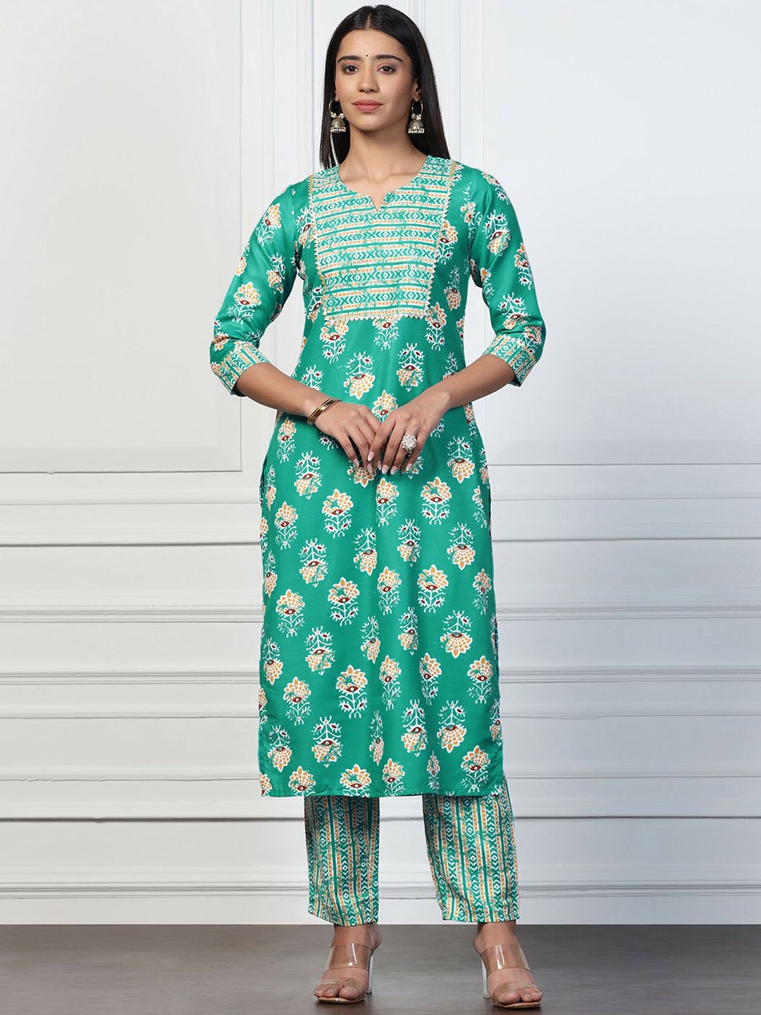 

FASHION DREAM Floral Gotta Patti Straight Kurta With Trousers, Sea green