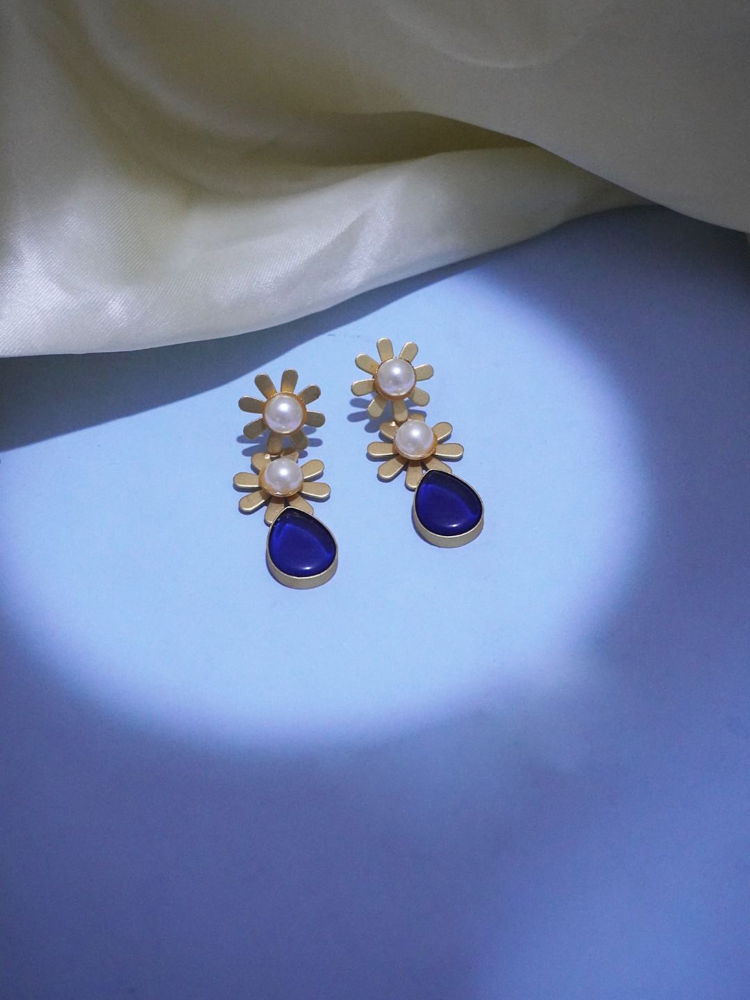 

Niscka Gold-Plated Floral Drop Earrings
