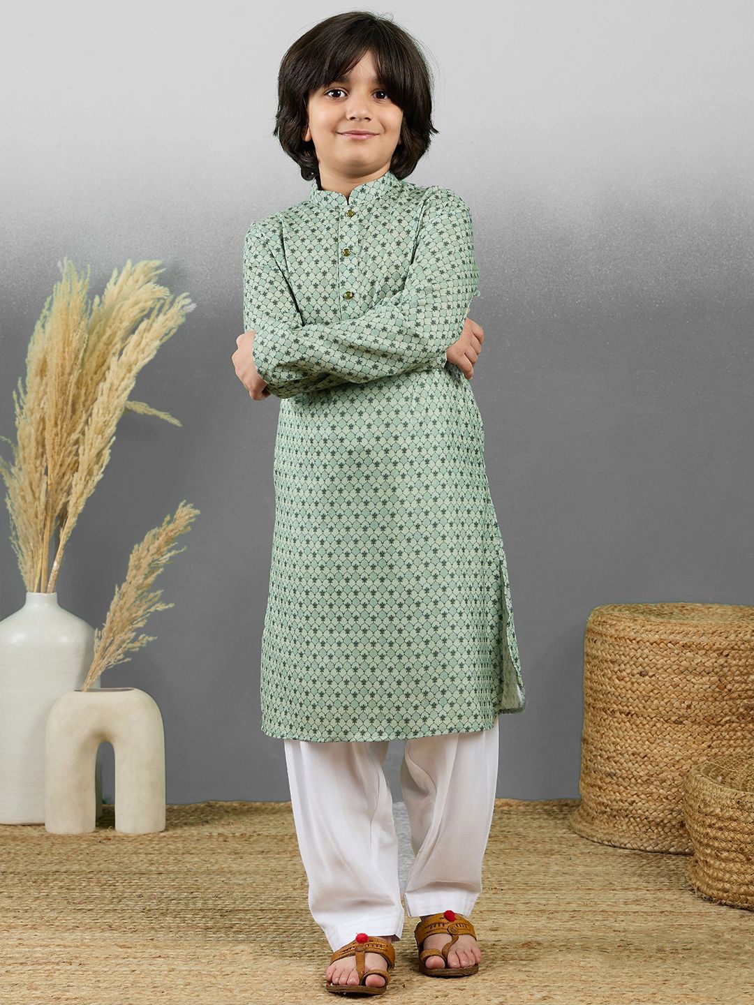 

YK Boys Ethnic Motifs Printed Straight Cotton Kurta with Pyjamas, Green