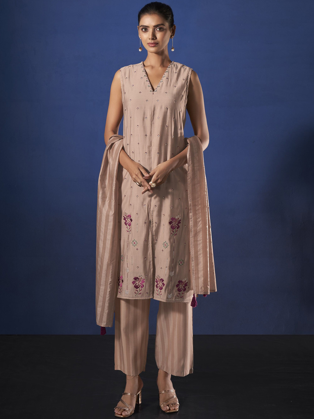 

AUTUMN LANE Women Regular Kurta with Trousers & With Dupatta, Tan