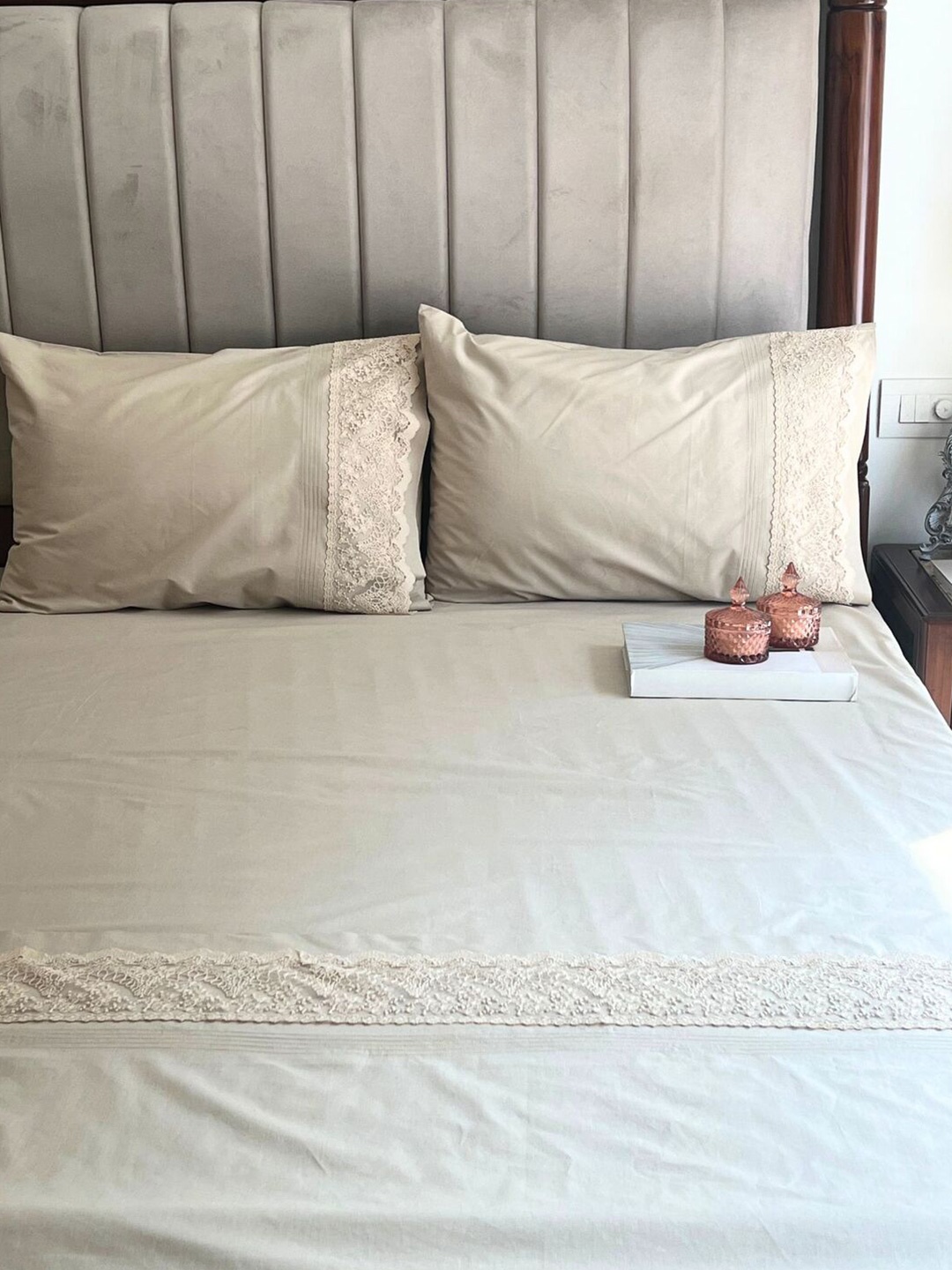 

Sadyaska Beige Floral Embroidered 250 TC Cotton Super King Bedsheet With 2 Pillow Covers