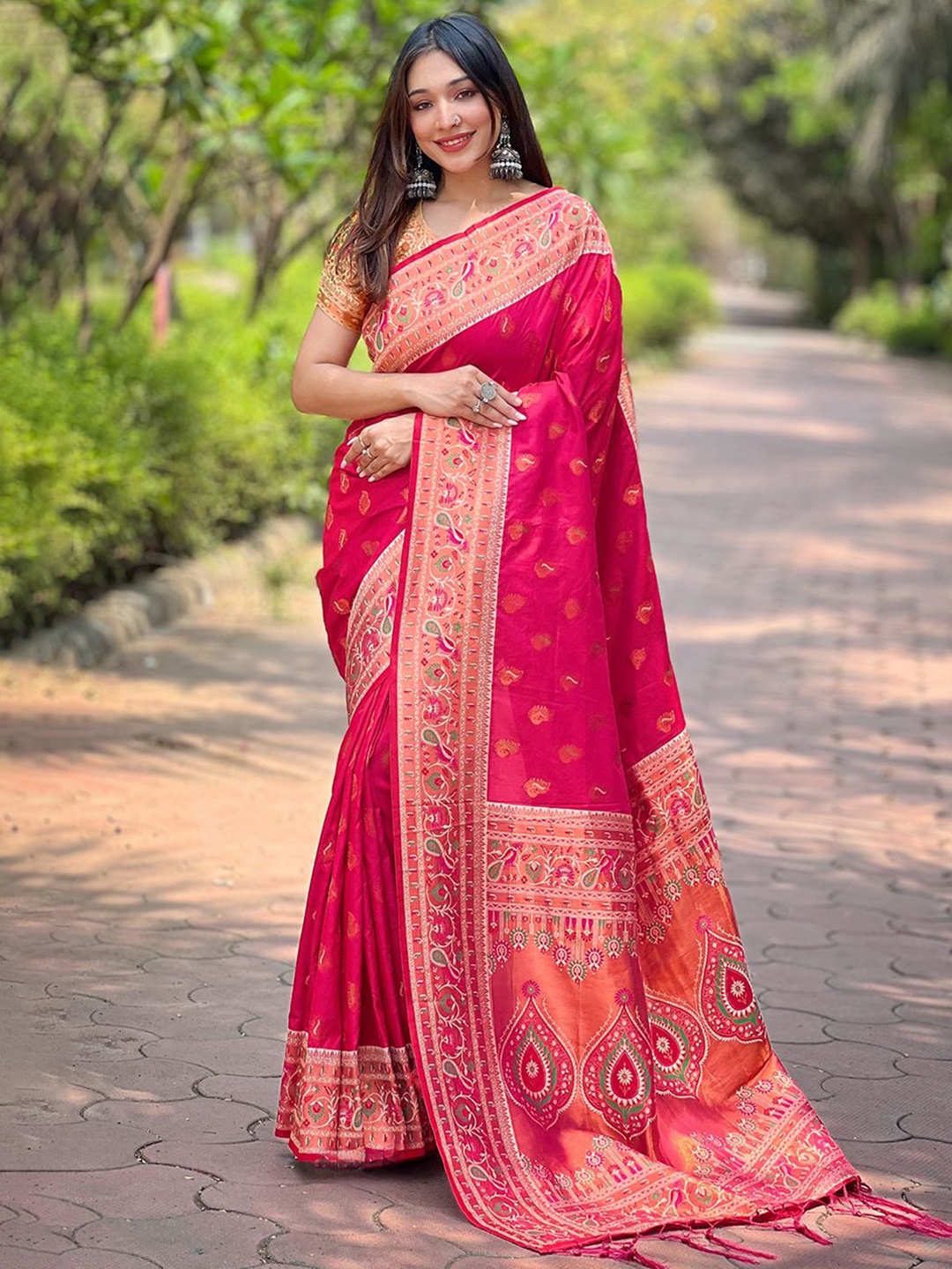 

LeeliPeeri Designer Woven Design Zari Paithani Saree, Pink