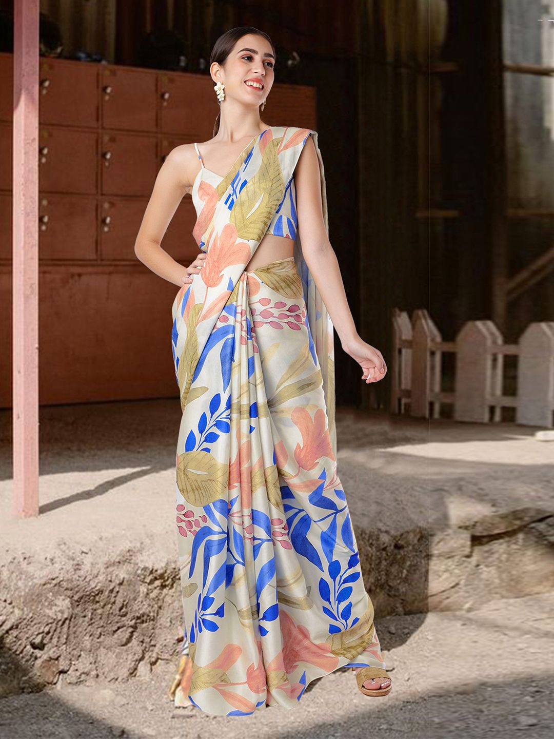 

Mitera Floral Pure Crepe Saree, Blue