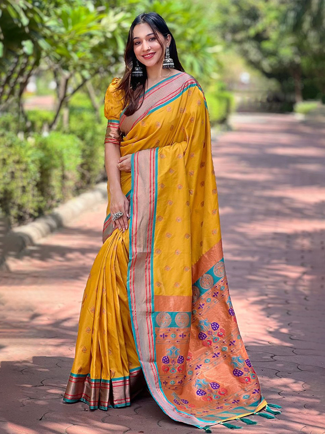 

LeeliPeeri Designer Woven Design Zari Paithani Saree, Yellow