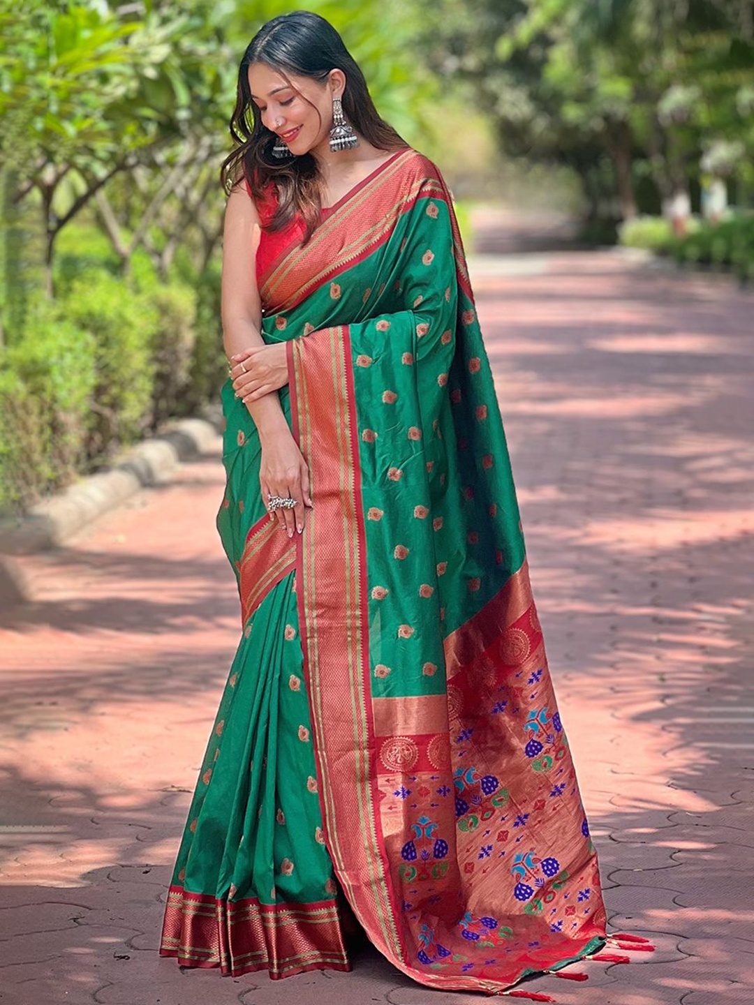 

LeeliPeeri Designer Ethnic Motifs Zari Paithani Saree, Green