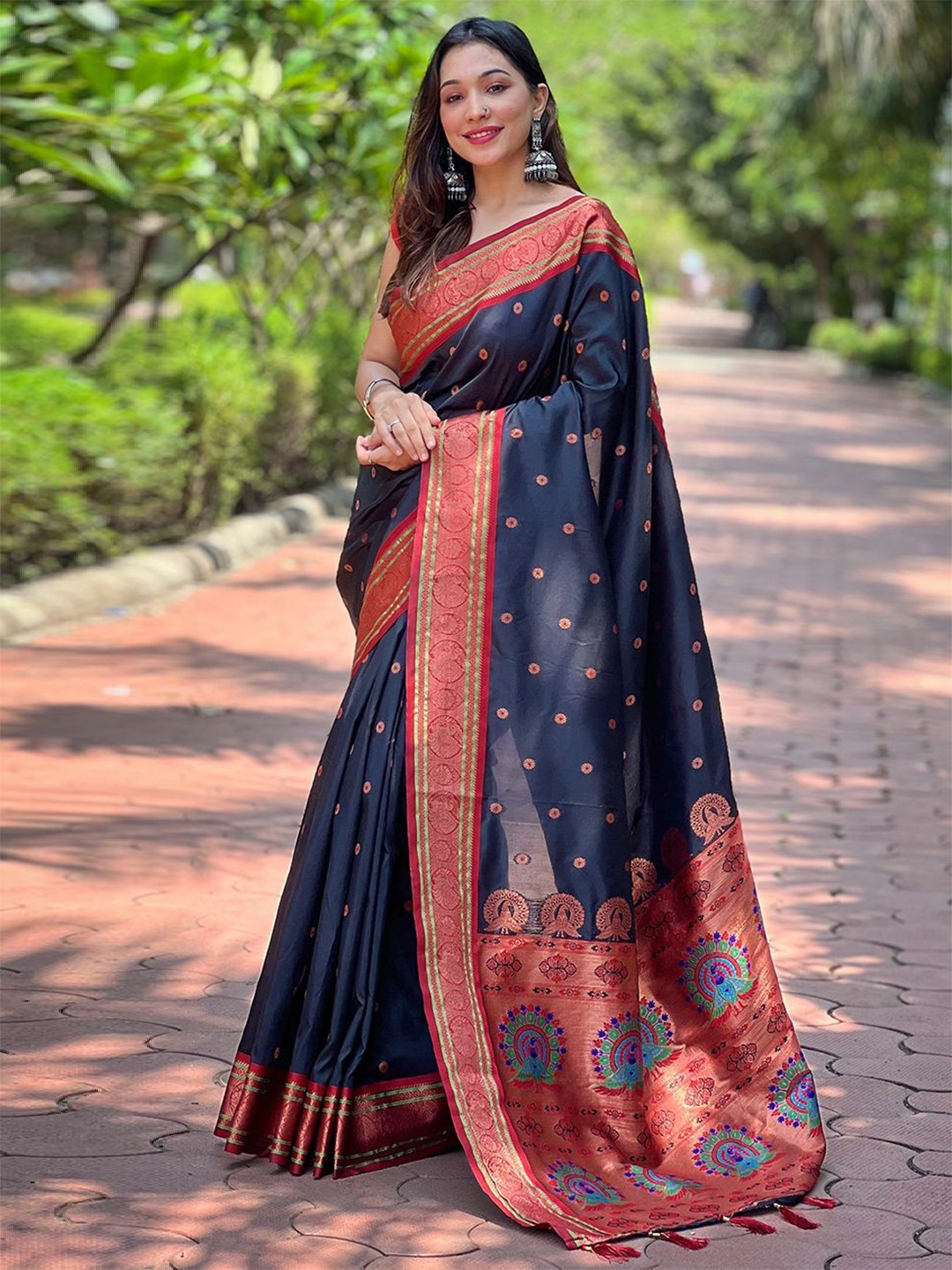 

LeeliPeeri Designer Ethnic Motifs Zari Paithani Saree, Black