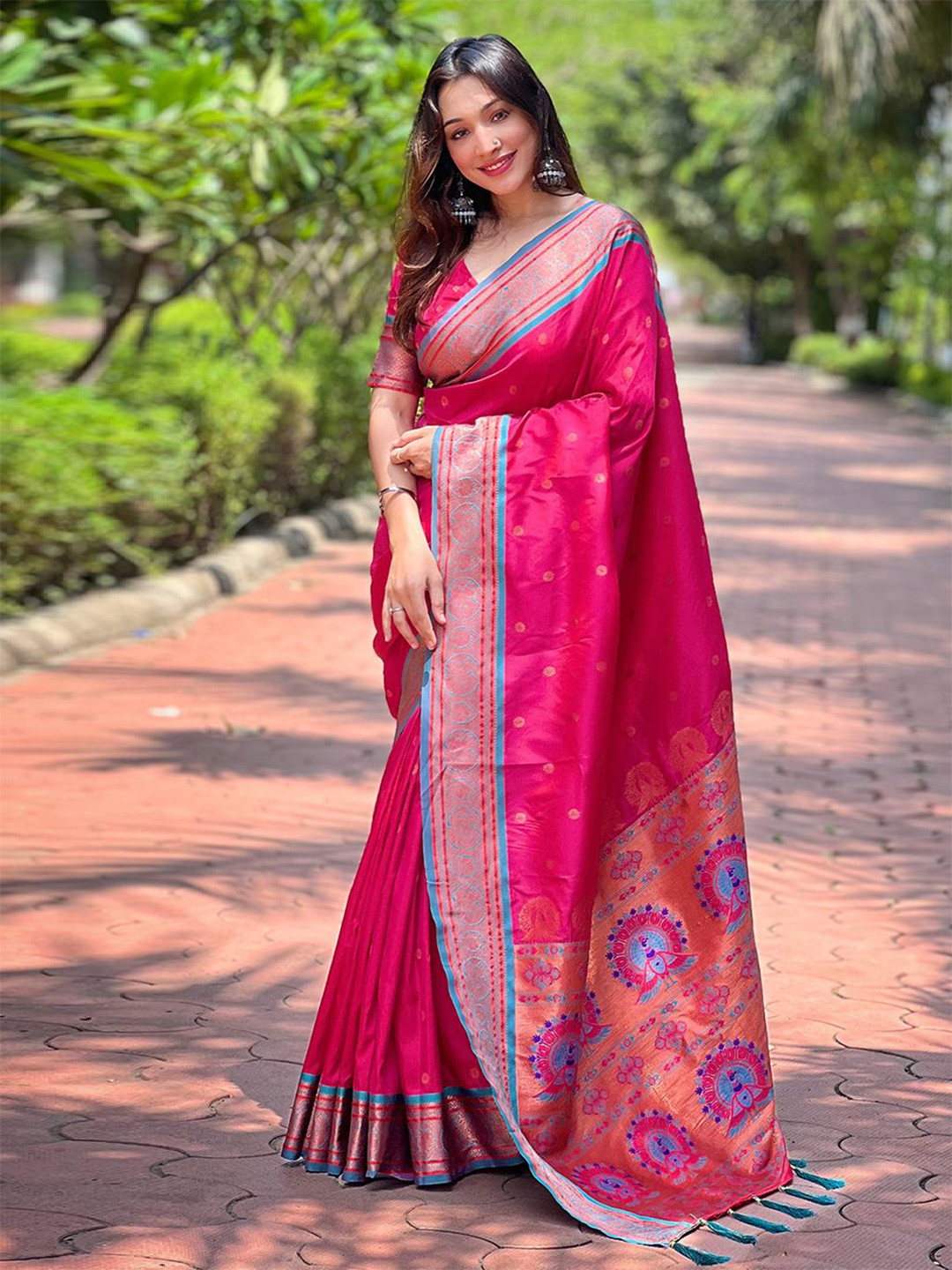 

LeeliPeeri Designer Woven Design Zari Paithani Saree, Pink