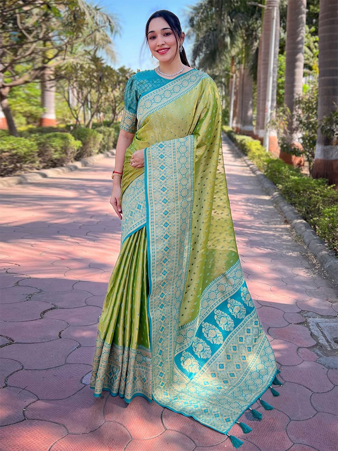 

LeeliPeeri Designer Woven Design Zari Tussar Saree, Olive