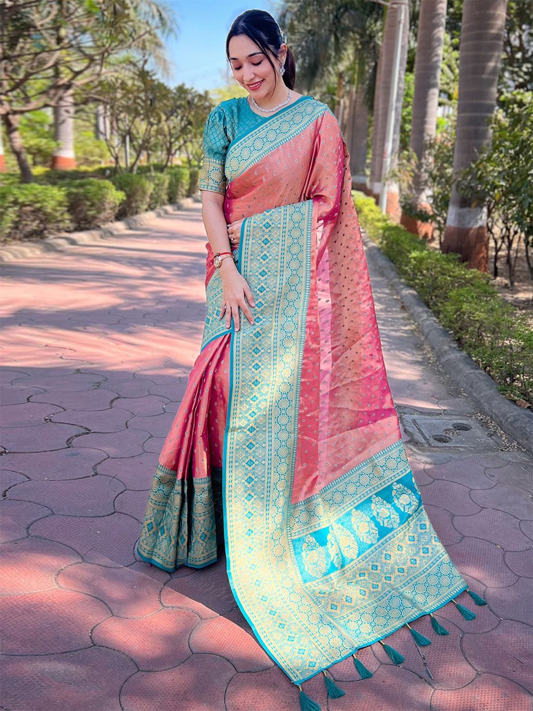 

LeeliPeeri Designer Woven Design Zari Tussar Saree, Pink