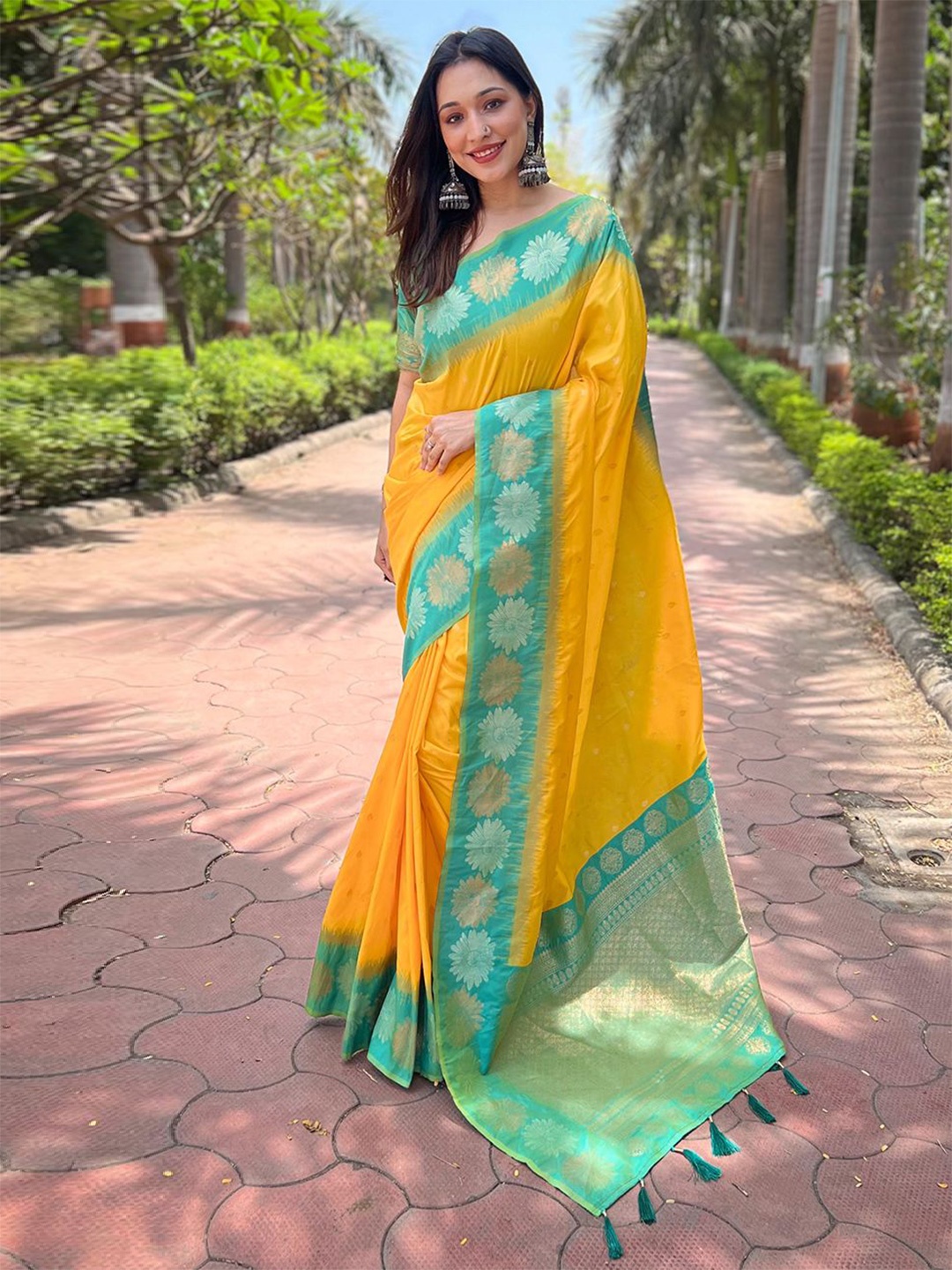 

LeeliPeeri Designer Woven Design Zari Tussar Saree, Yellow