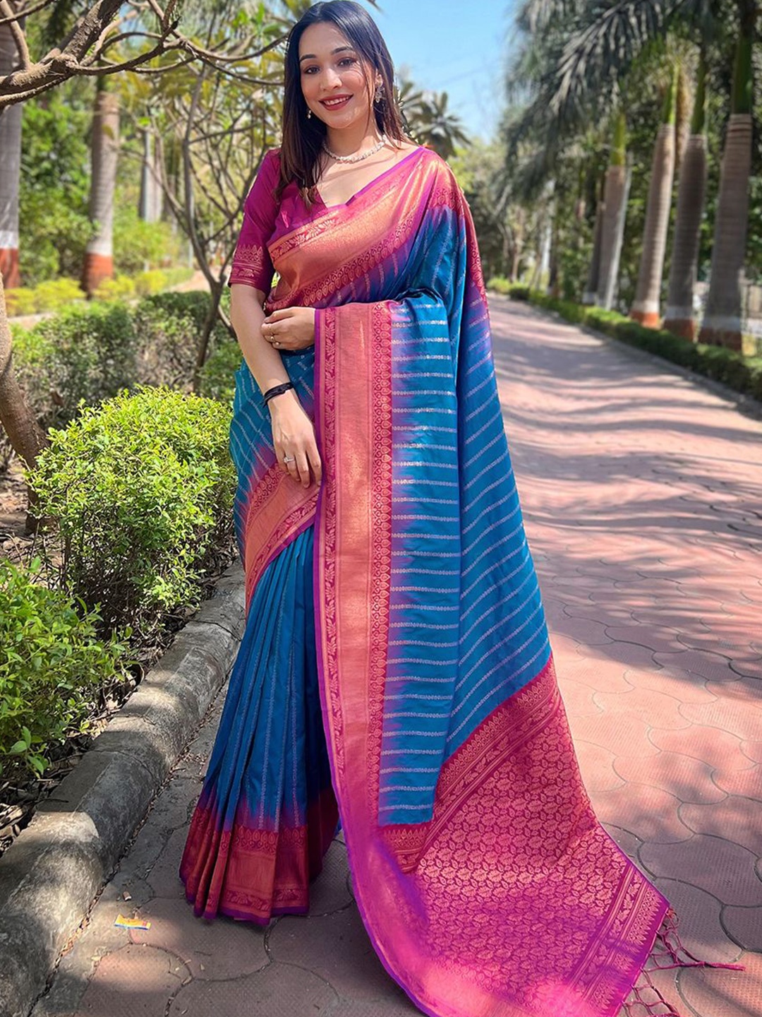 

LeeliPeeri Designer Woven Design Zari Leheriya Saree, Navy blue