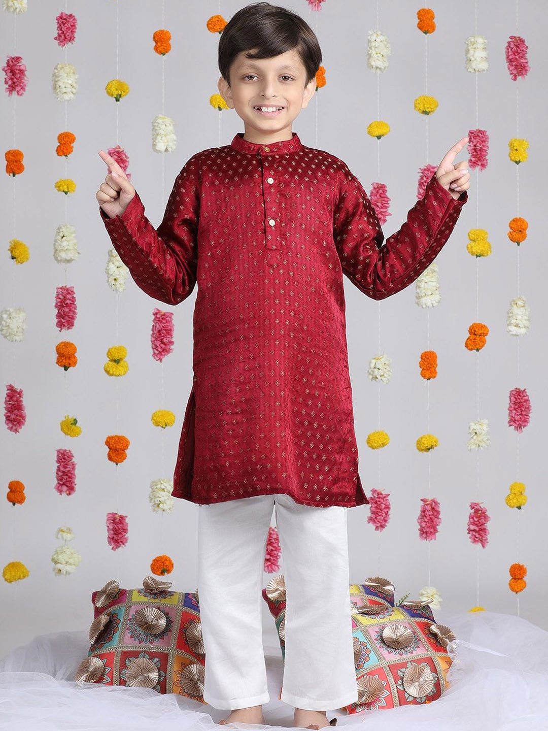 

Cutiekins Boys Ethnic Motifs Woven Design Straight Kurta With Pyjamas, Maroon