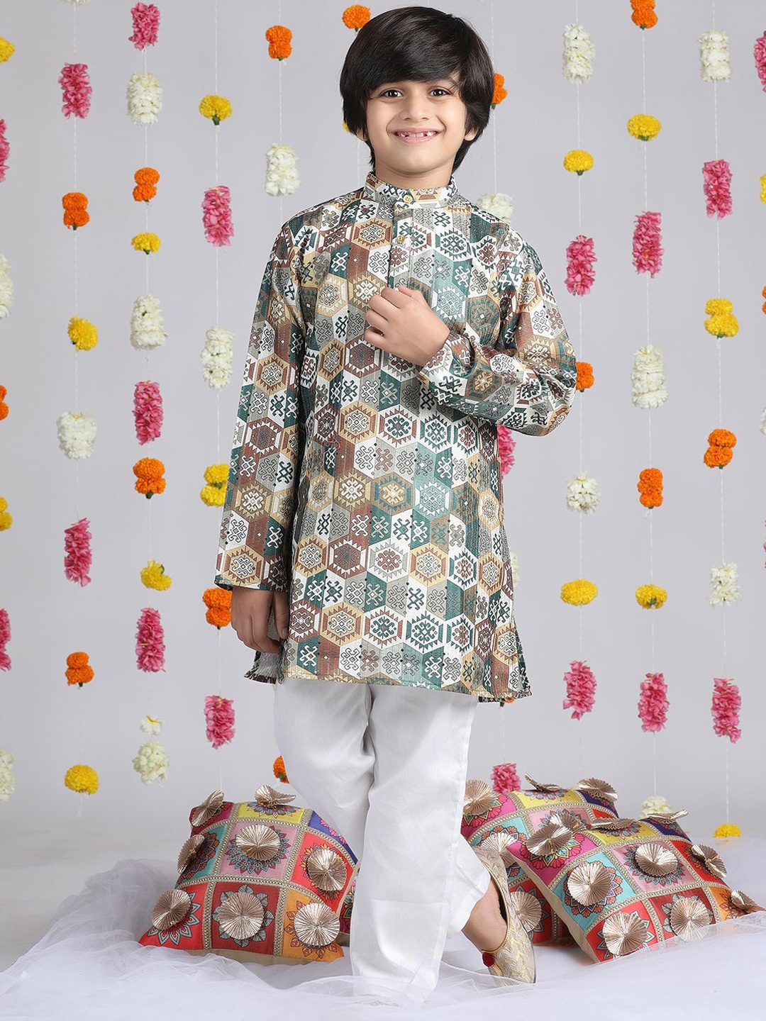 

Cutiekins Boys Geometric Printed Band Collar Straight Kurta With Pyjamas, Green