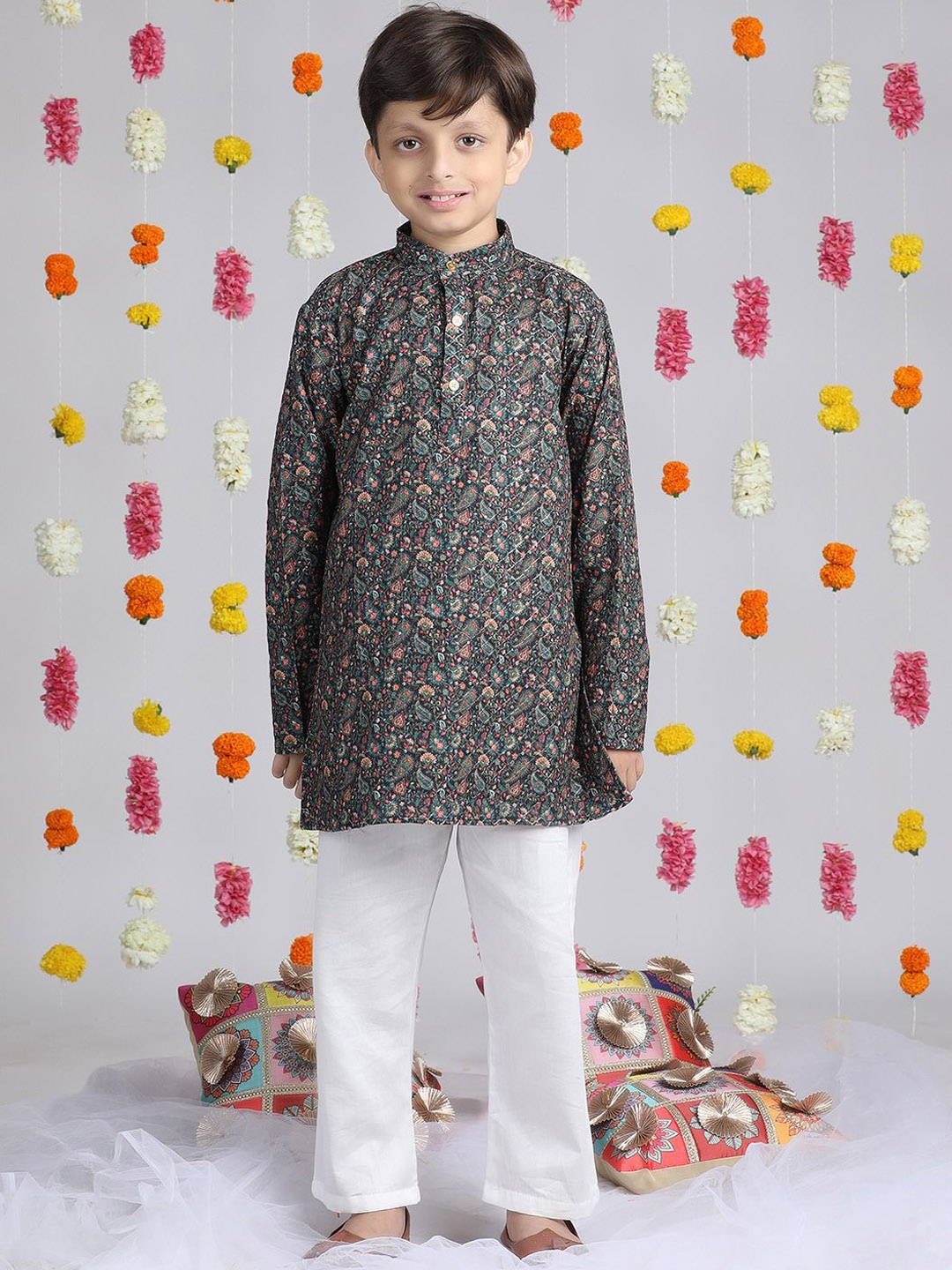 

Cutiekins Boys Paisley Printed Regular Straight Kurta With Pyjamas, Black