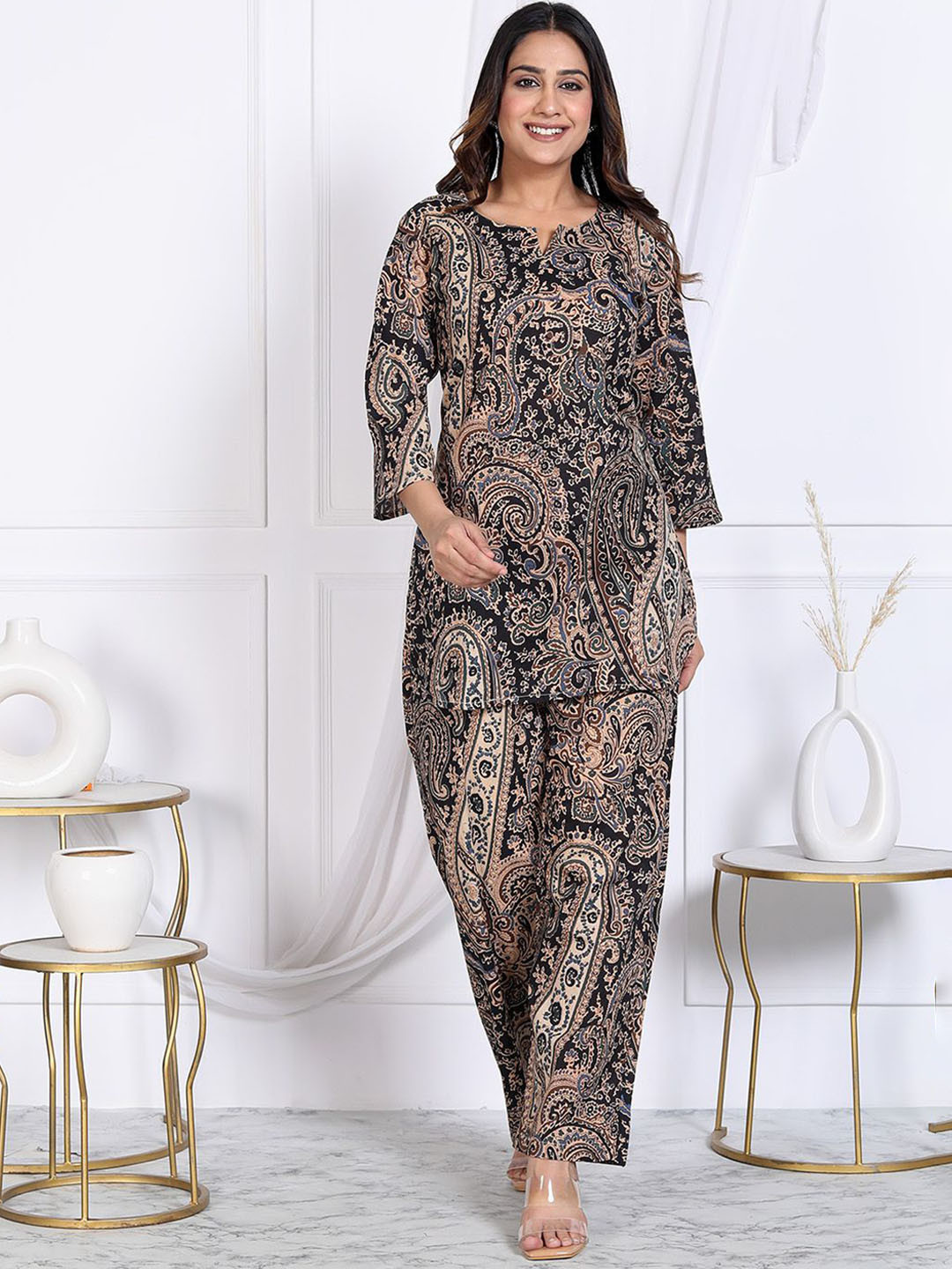 

Kaftanize Paisley Printed Notched Round Neck Regular Pure Cotton Kurta with Trouser, Black