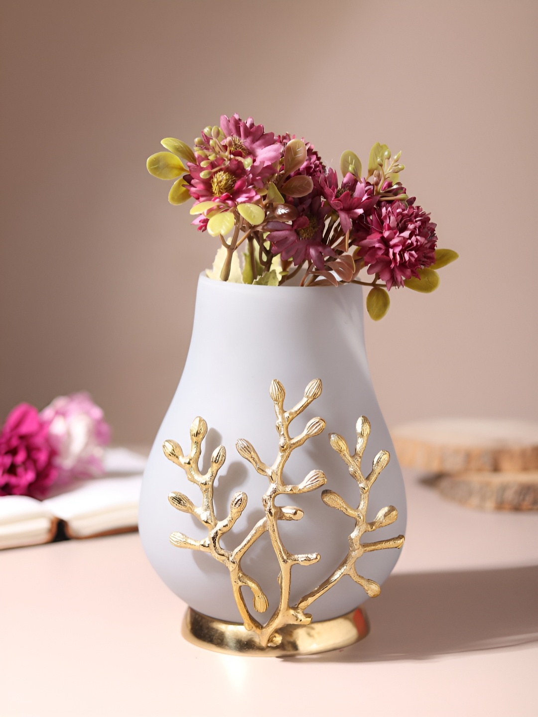 

Decor de Maison Grey & Gold toned Leaf Glass Vase With Metal Base