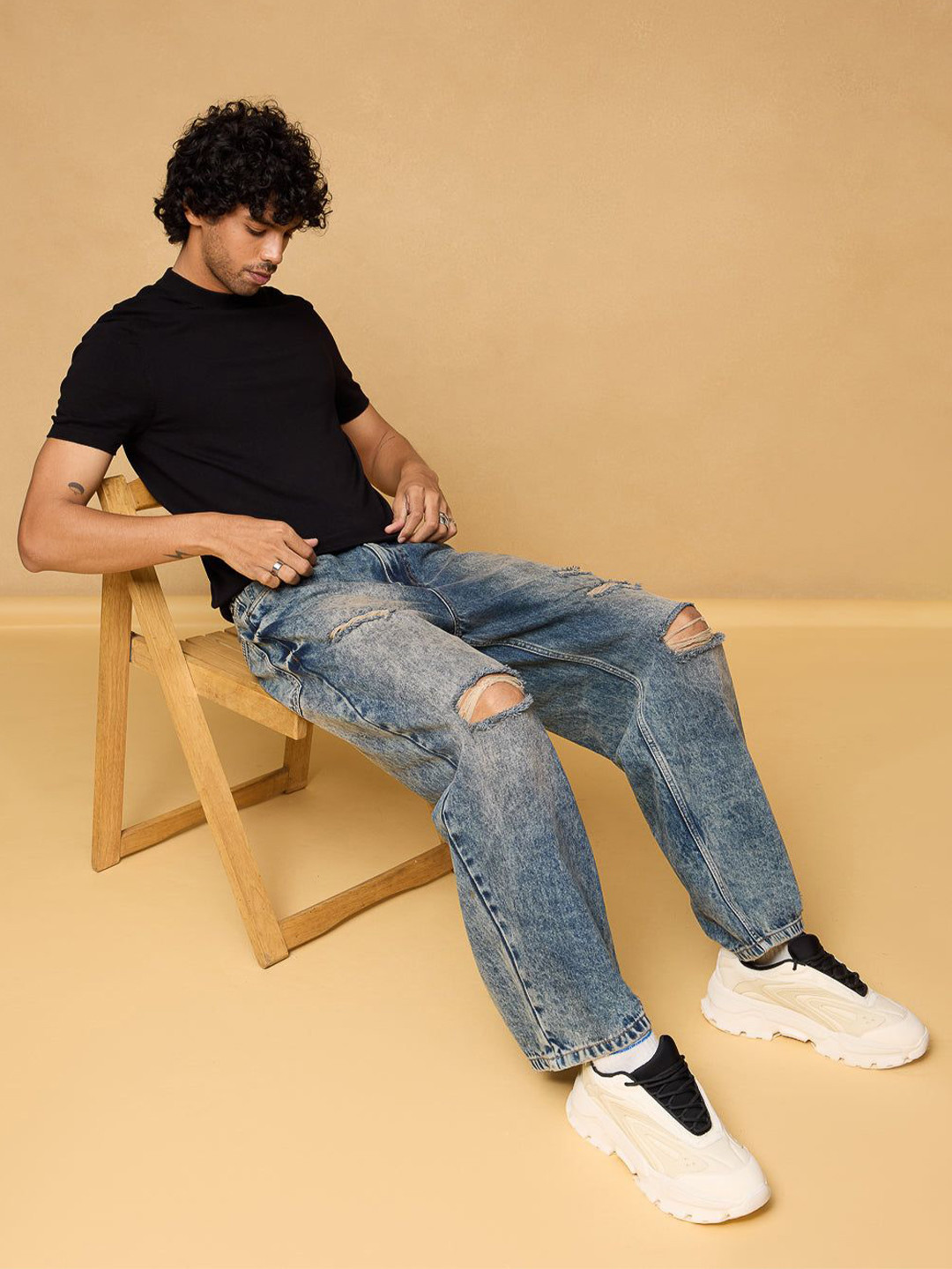 

FREAKINS Men Wide Leg Mid-Rise Slash Knee Acid Wash Heavy Fade Jeans, Blue