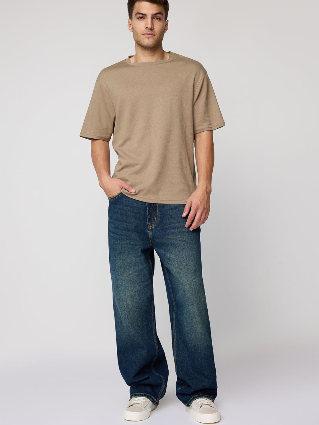 

FREAKINS Men Baggy Fit High-Rise Light Fade Jeans, Blue