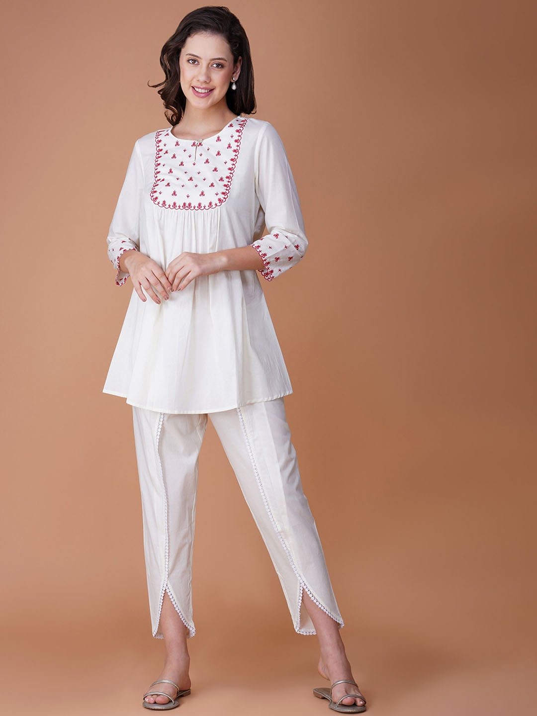 

YELLOW PARROT Embroidered Keyhole Neck Pure Cotton Tunic With Trouser, Off white