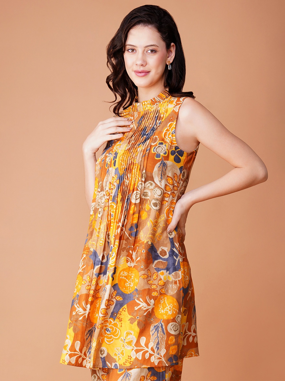 

YELLOW PARROT Printed High Neck Tunic With Dhoti Pant