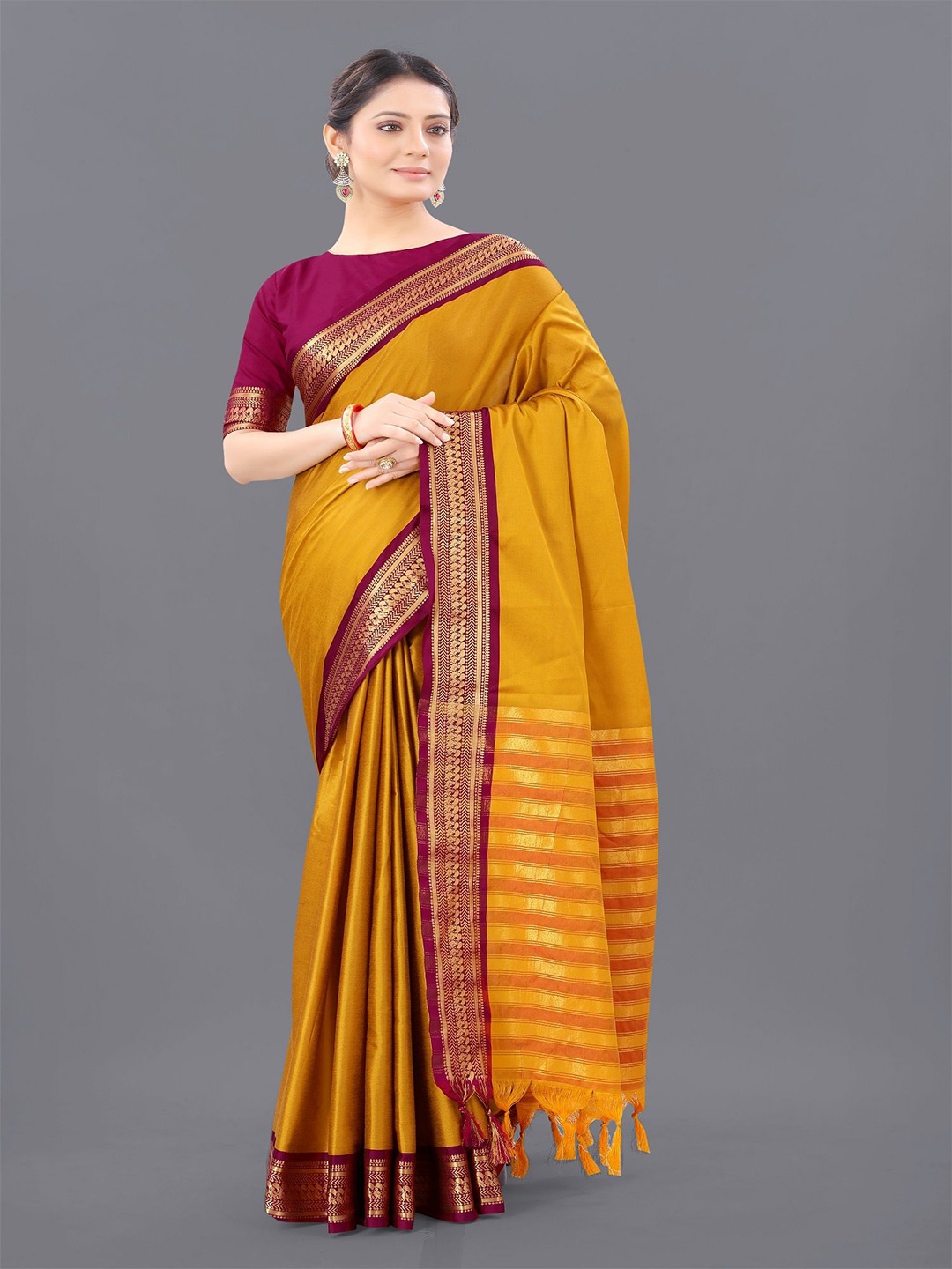 

JULEE Zari Women Solid Saree, Mustard