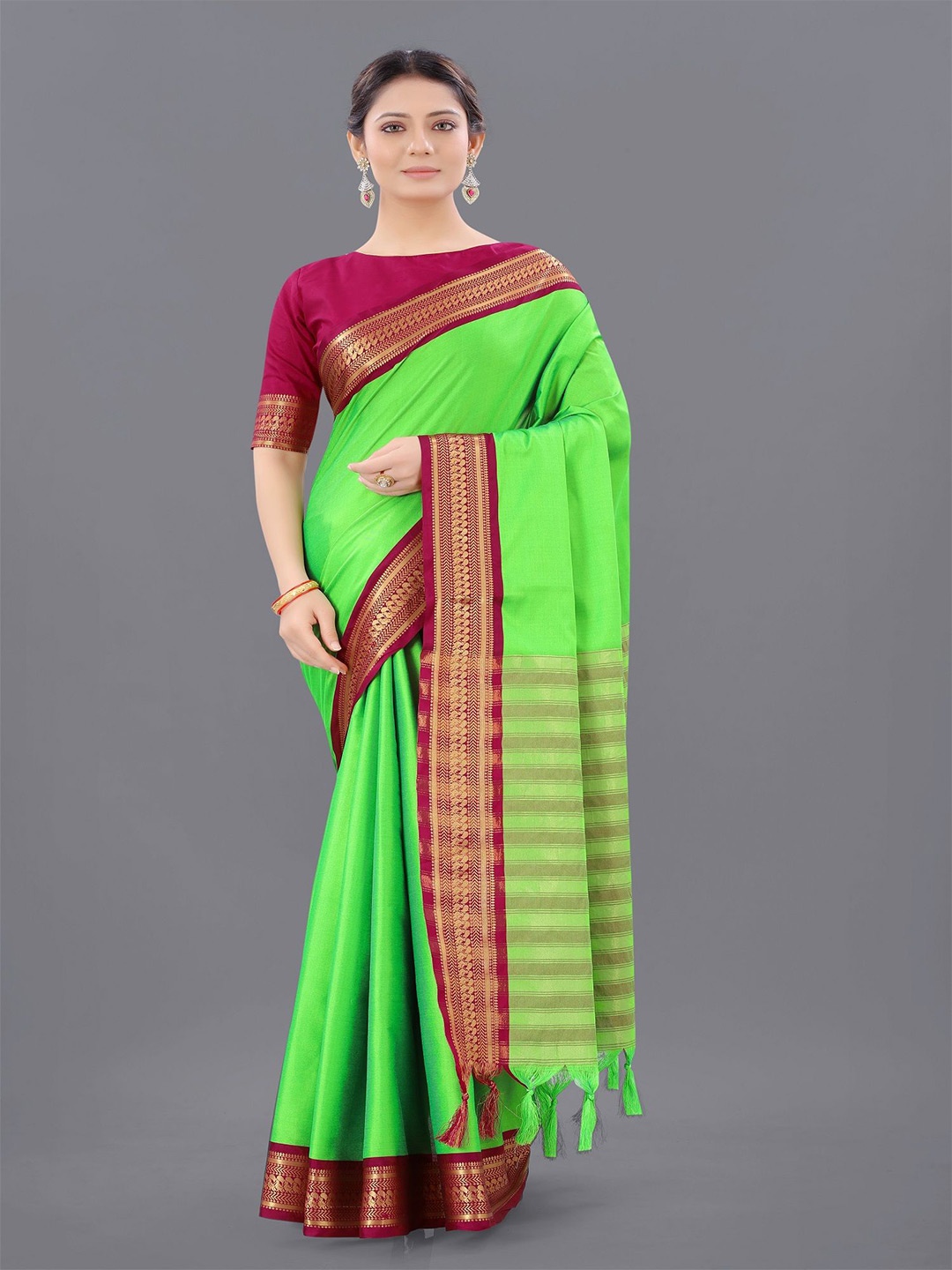 

JULEE Solid Zari Saree With Blouse Piece, Green