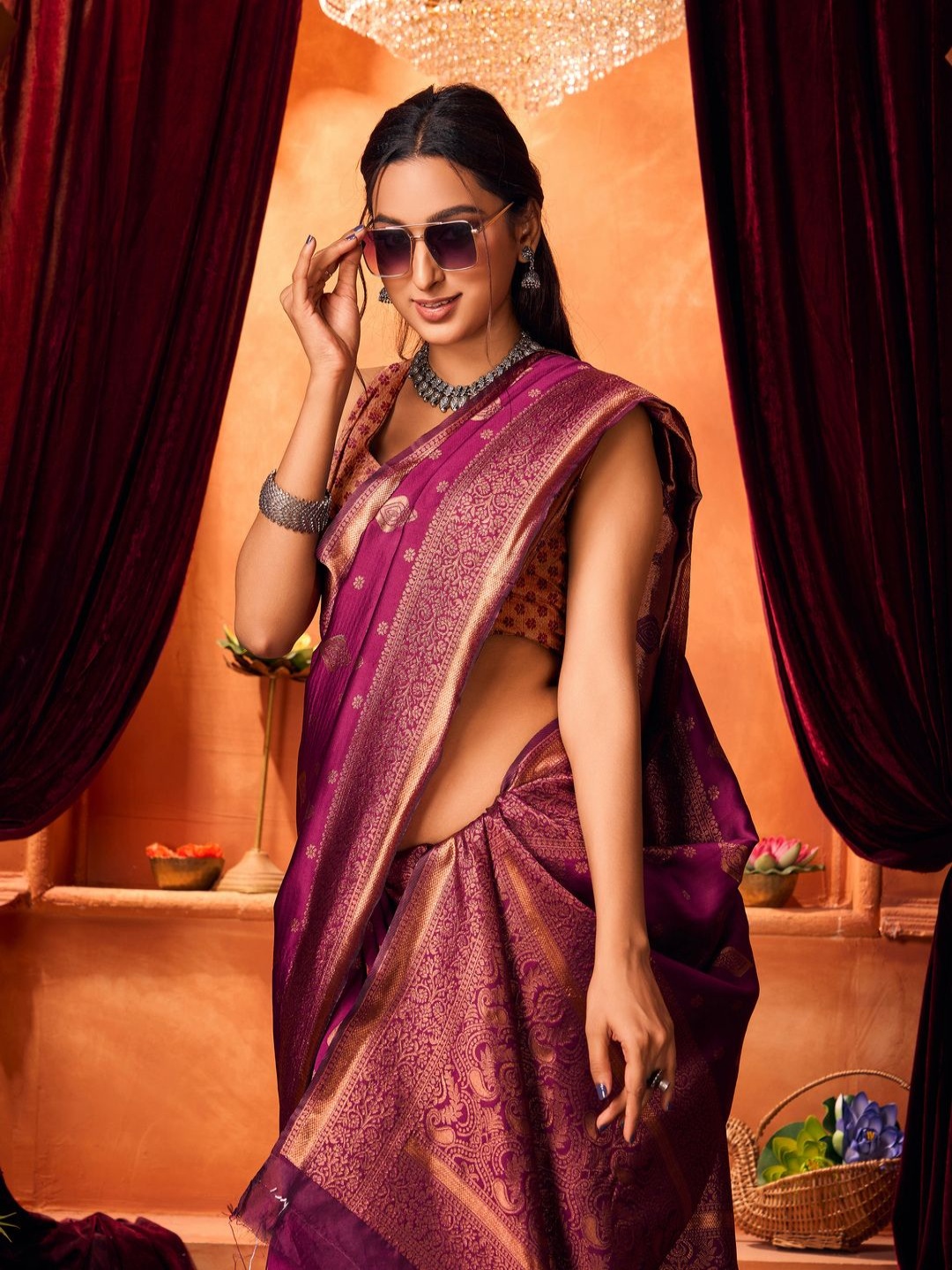 

KALINI Woven Design Zari Banarasi Saree, Purple