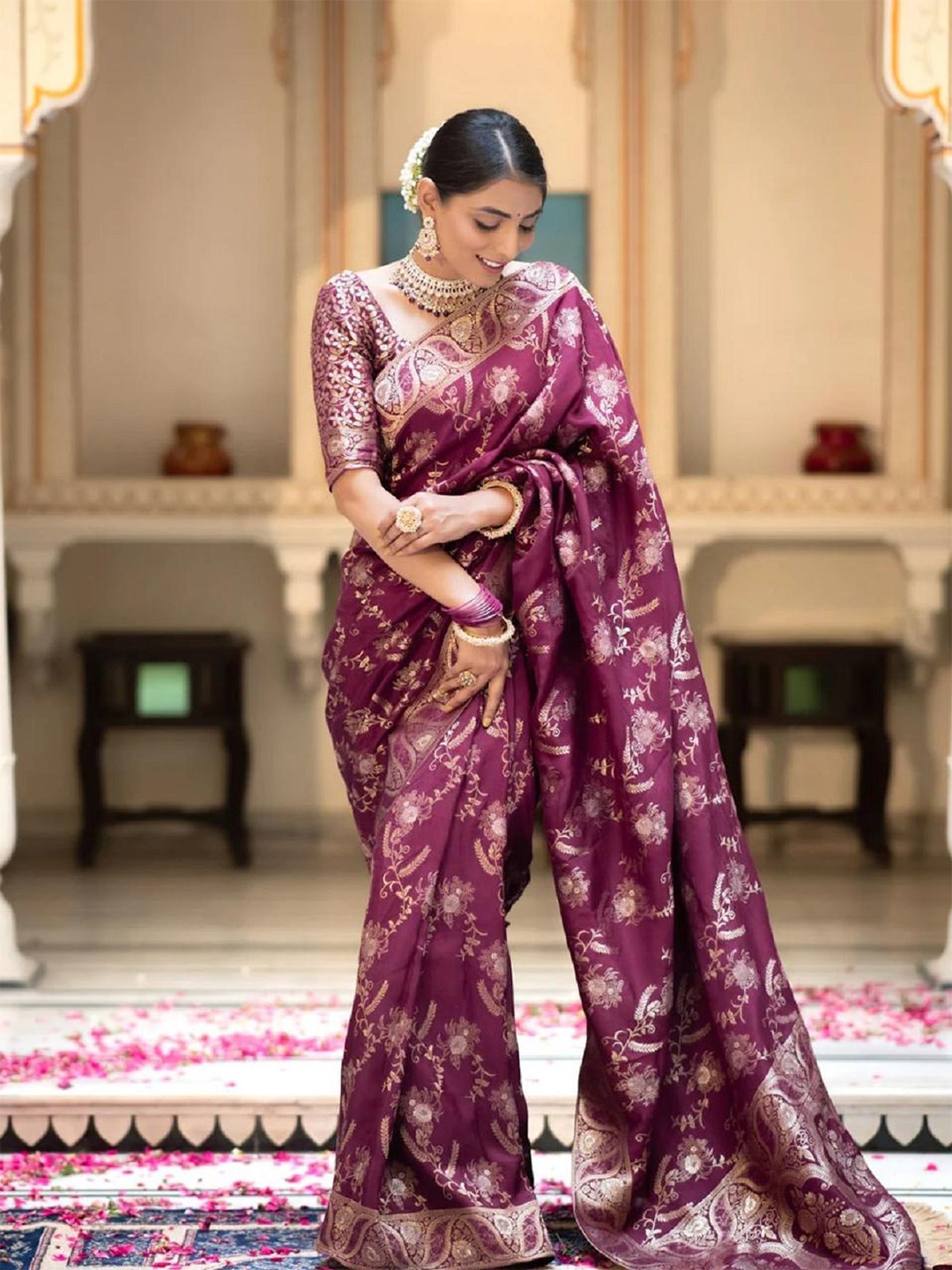 

LADY SHOPI Ethnic Motifs Zari Pure Silk Saree, Purple