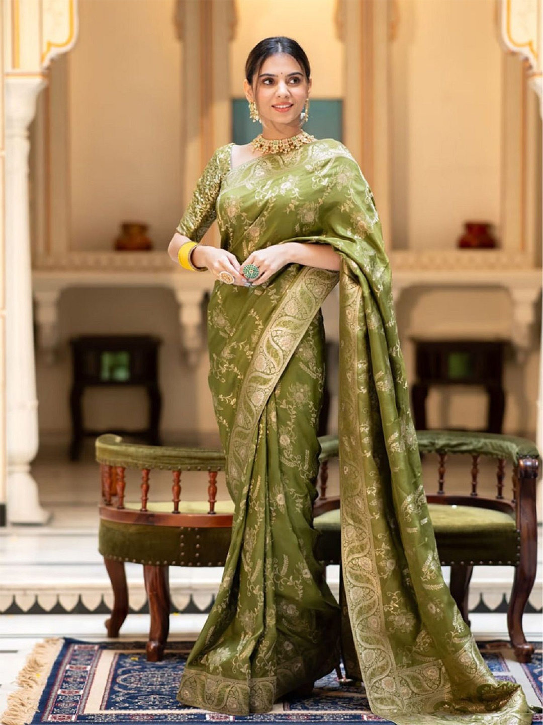 

LADY SHOPI Woven Design Zari Pure Silk Saree, Olive