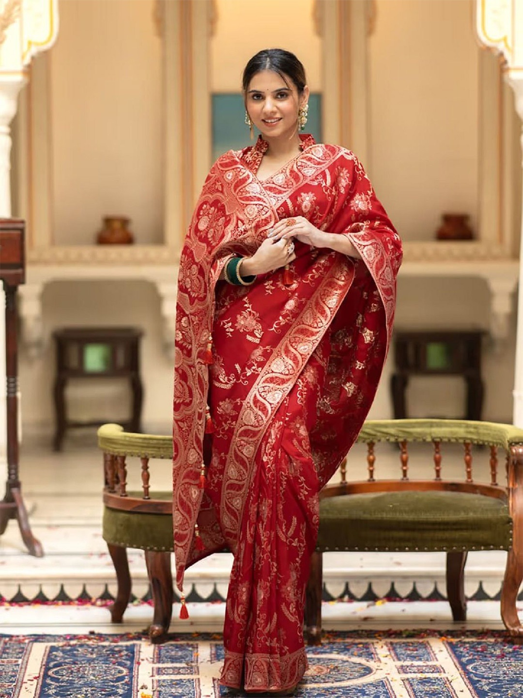 

LADY SHOPI Ethnic Motifs Zari Pure Silk Saree, Red