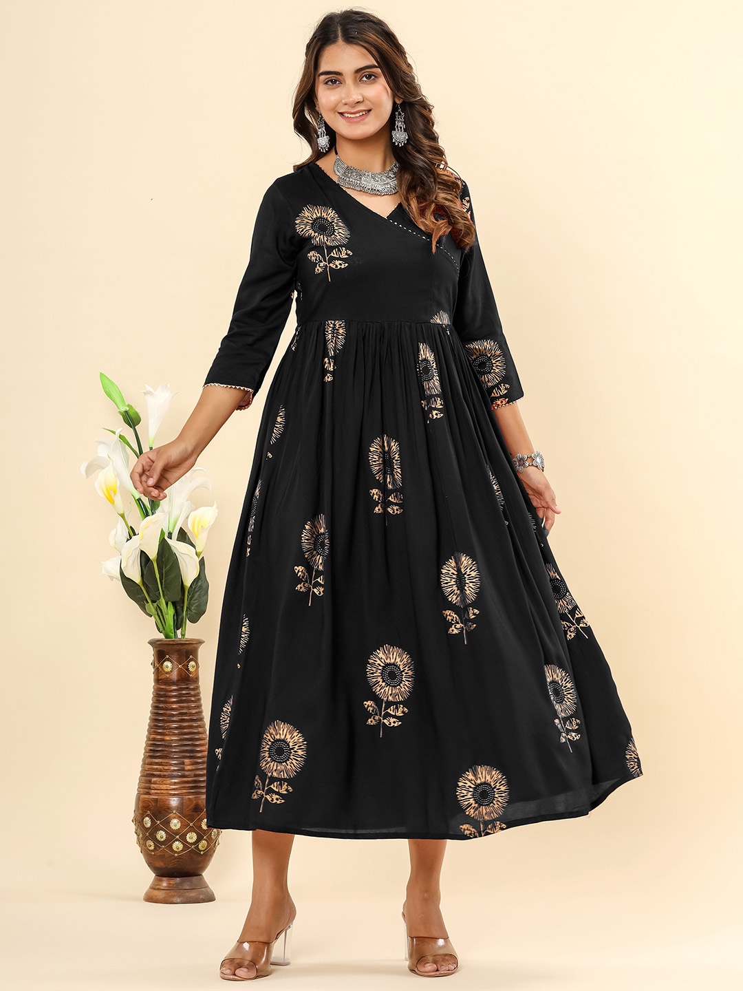

Shedika V Neck Floral Printed Anarkali Kurta, Black