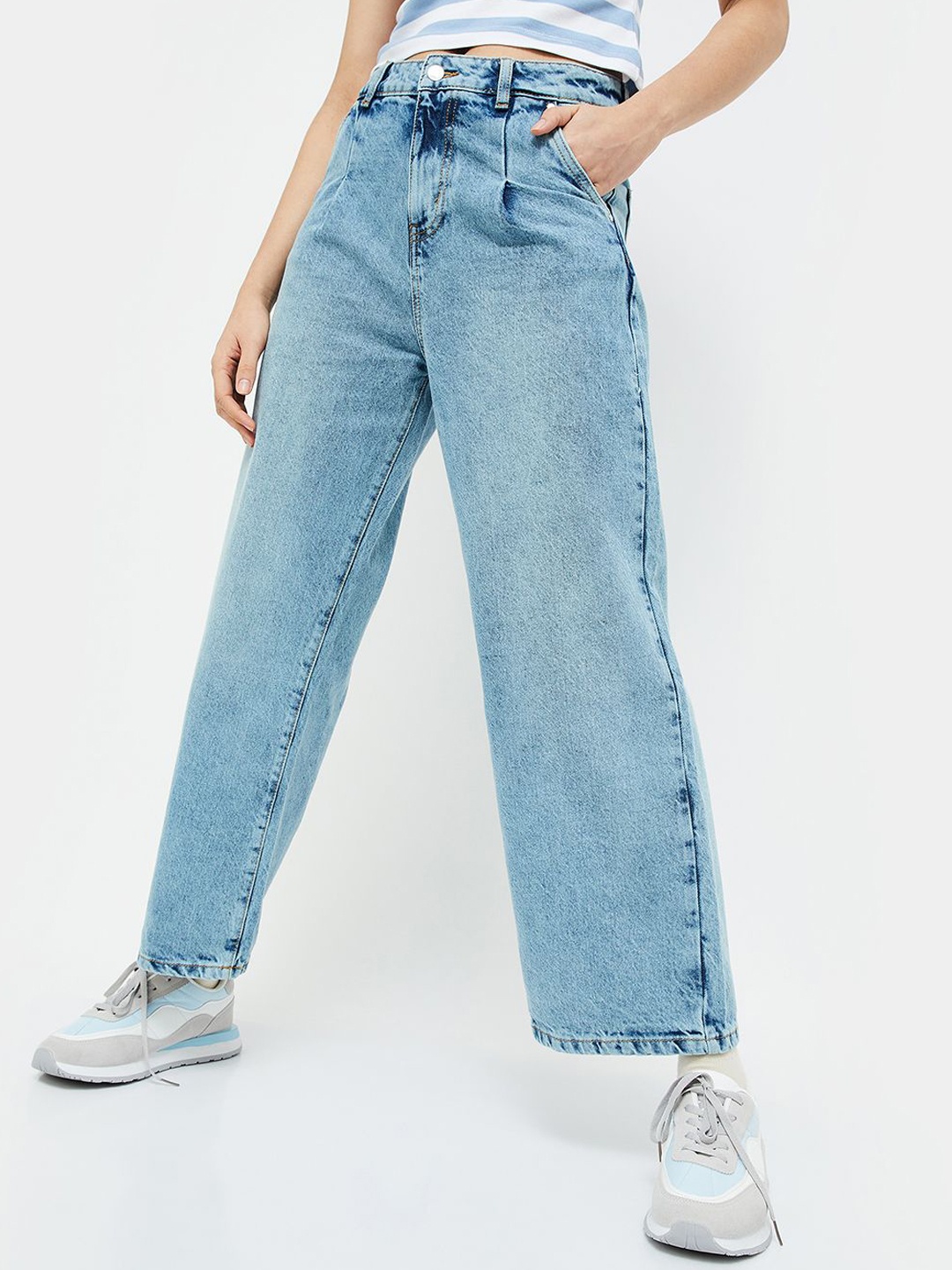 

Ginger by Lifestyle Women Cotton Wide Leg Mid-Rise Heavy Fade Jeans, Blue