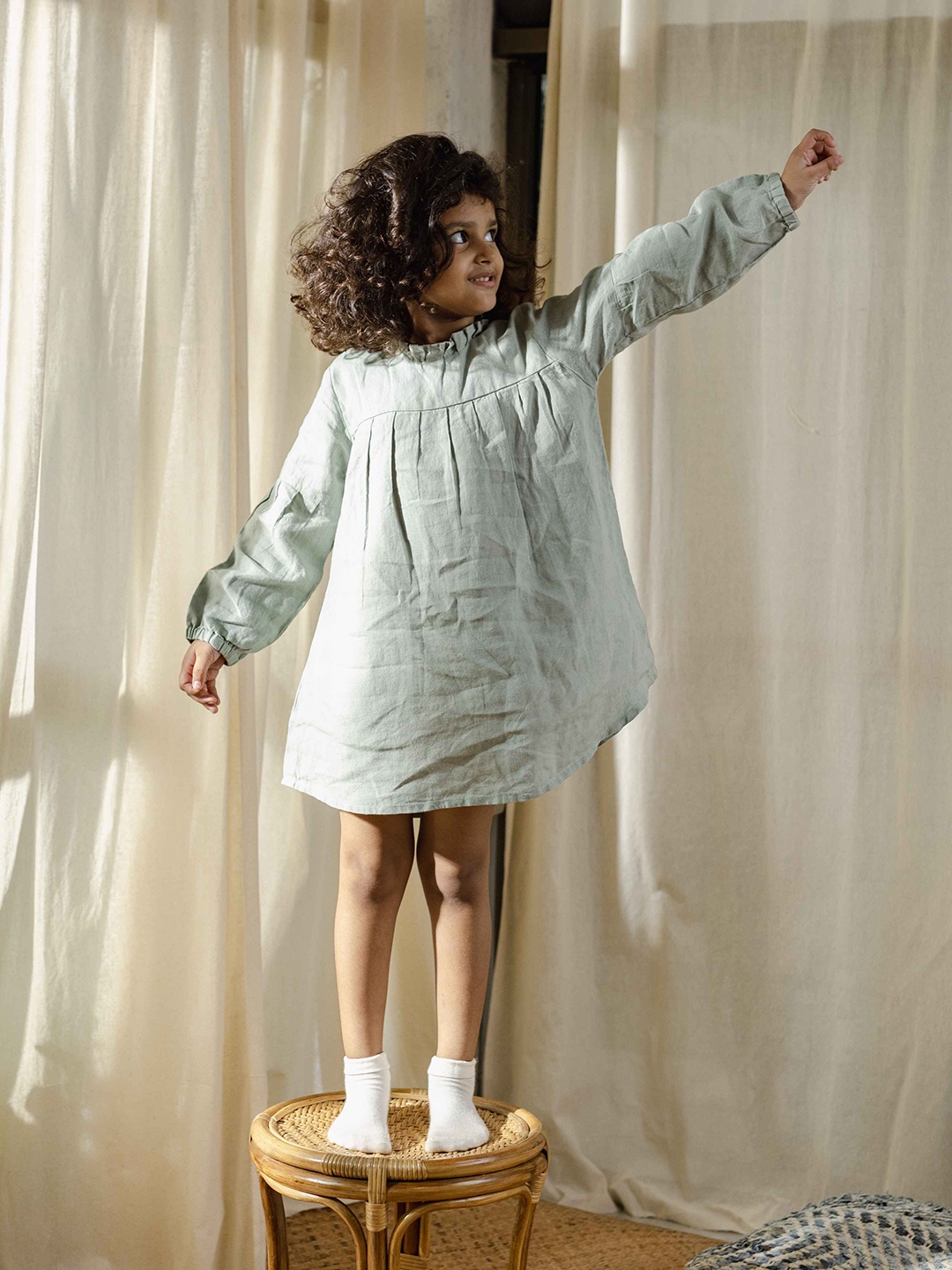 

CHI LINEN CLOTHING Girls Mock Neck Long Sleeve Mini A-Line Dress, Green