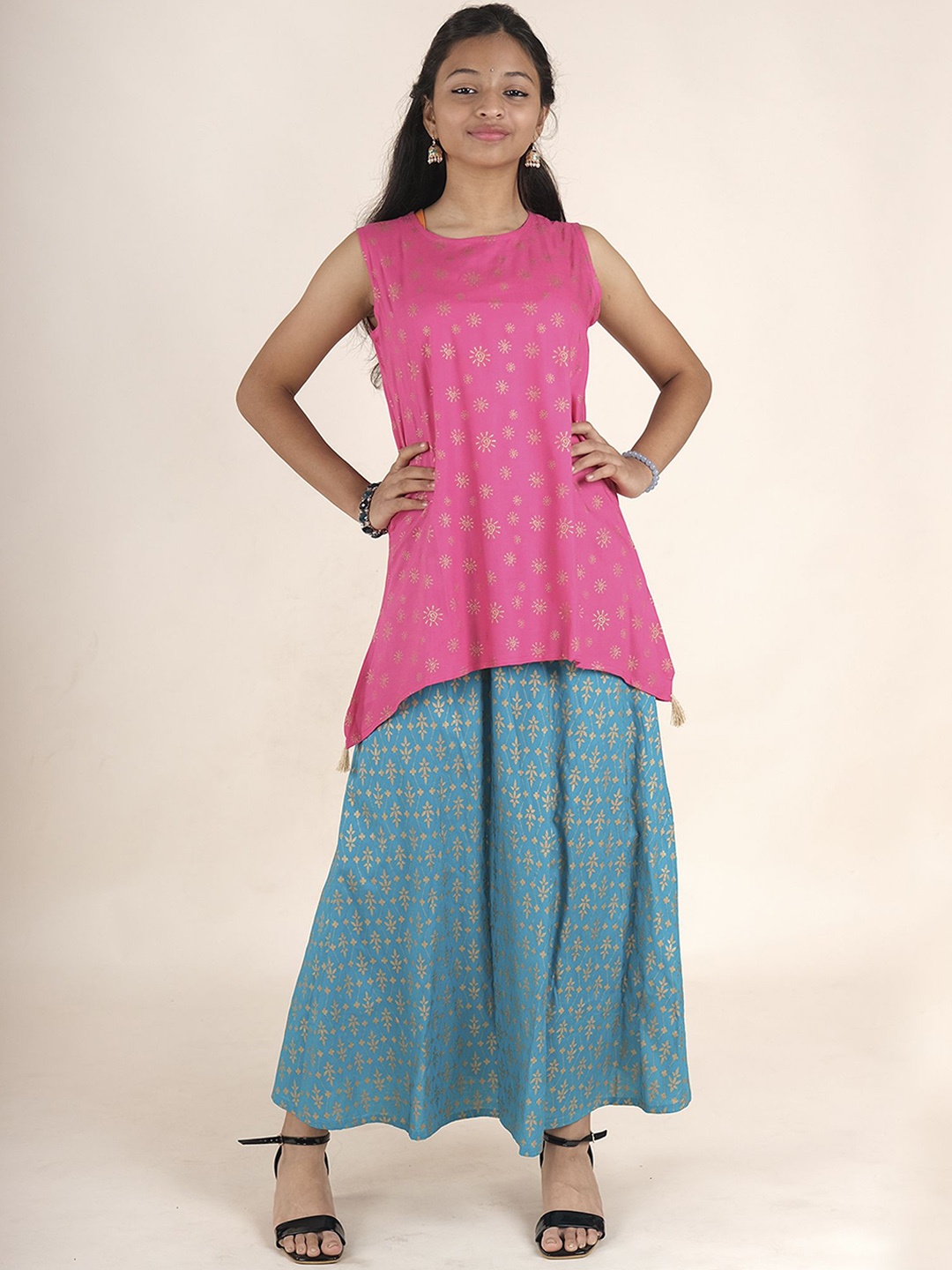 

KiddoPanti Girls Floral Printed Sleeveless A Line Kurta with Skirt, Pink