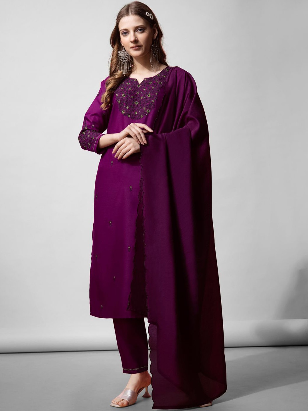 

devkison Designer Floral Yoke Design Thread Work Straight Kurta With Churidar & Dupatta, Purple