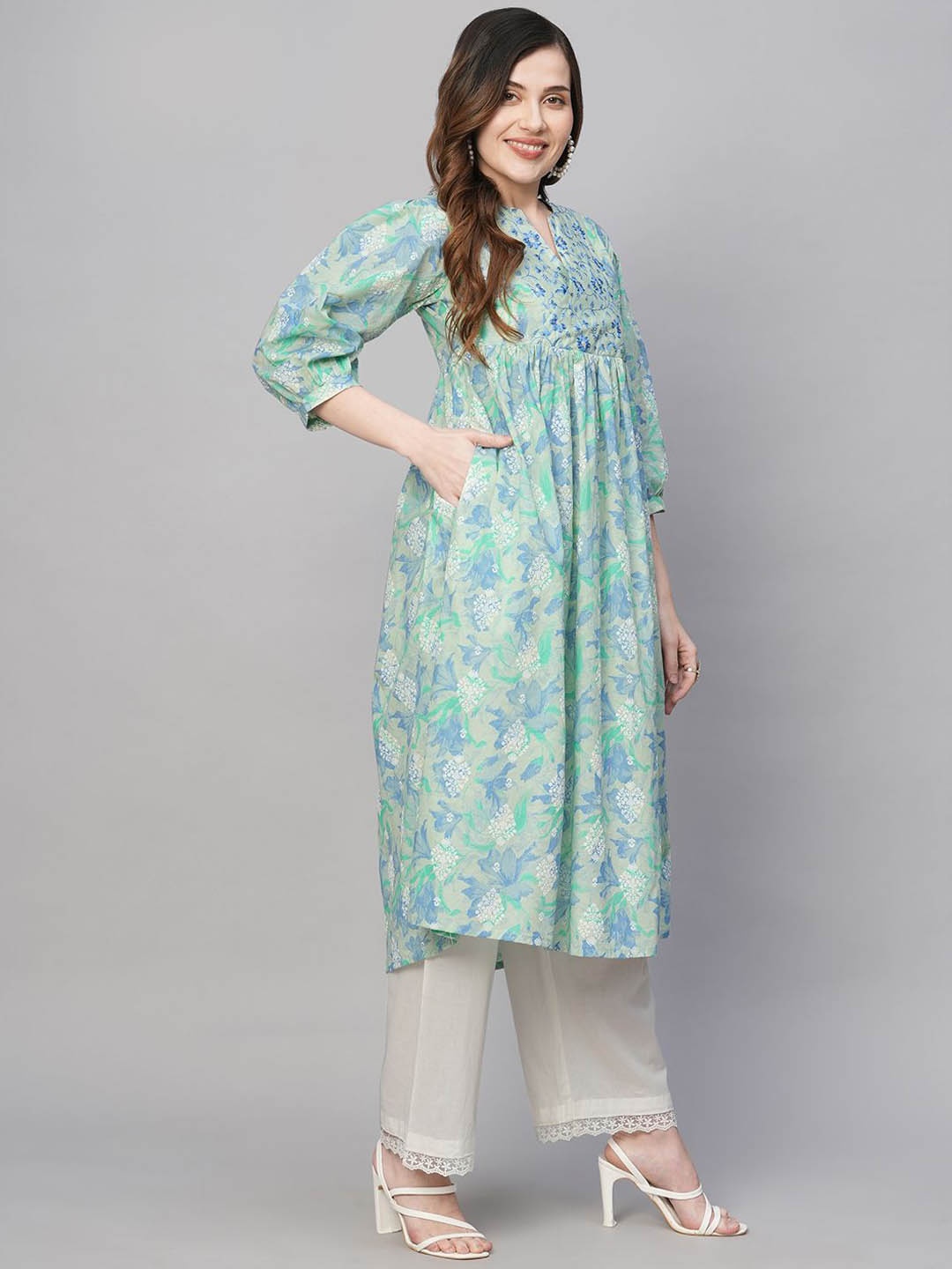 

RATAN Floral Printed Notch Neck Thread Work Pure Cotton A-Line Kurta, Green