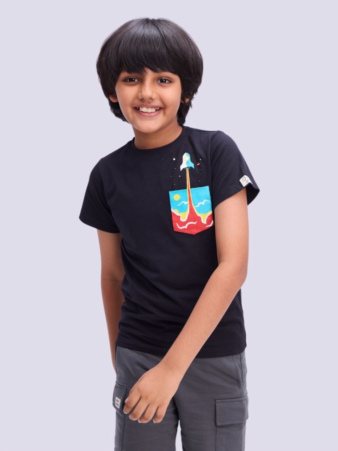 

Bombay High Boys Pockets T-shirt, Black