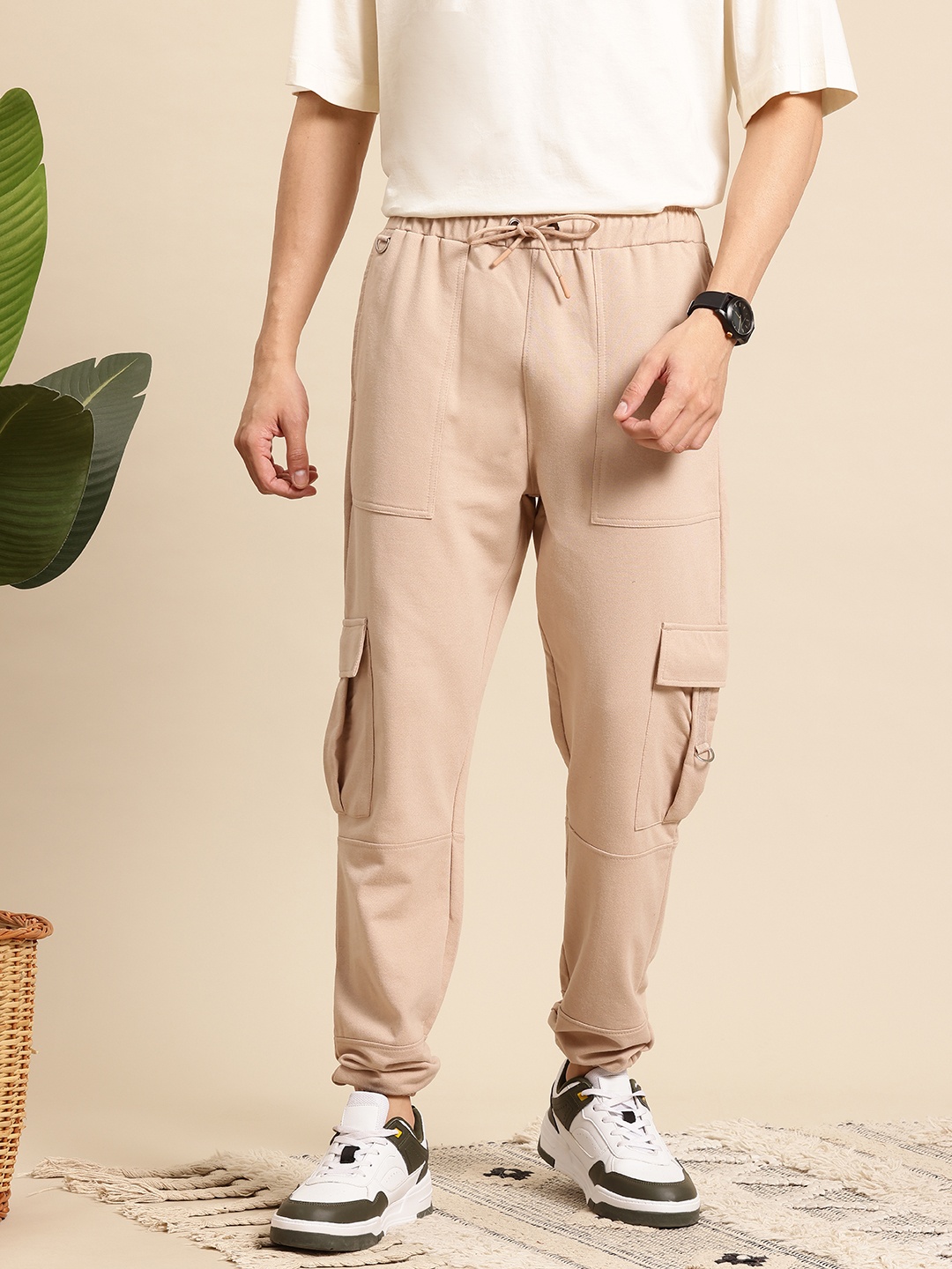 

Mast & Harbour Men Relaxed Fit Cargo Style Joggers, Beige