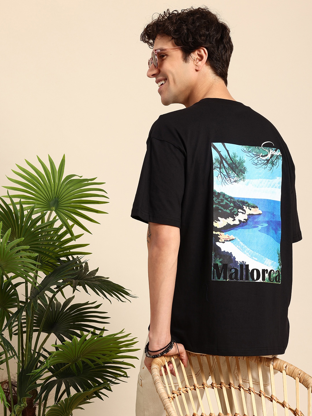 

Mast & Harbour Graphic Printed Drop-Shoulder Sleeves Relaxed Fit Pure Cotton T-shirt, Black